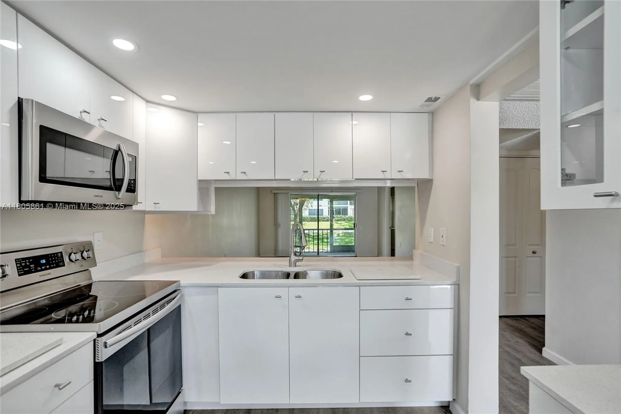 Property Slideshow image 11 of 57 | 1108 bahama bnd apt b1, Coconut Creek, FL, 33066