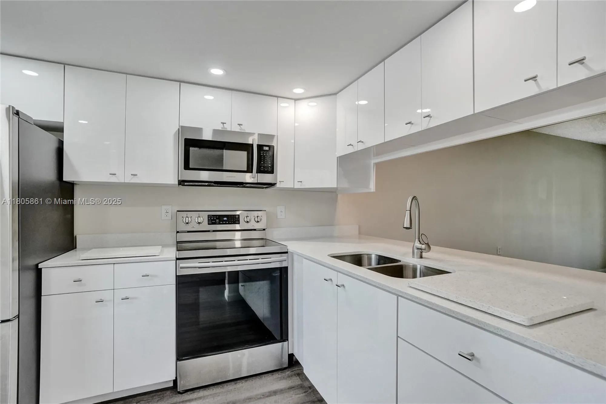 Property Slideshow image 12 of 57 | 1108 bahama bnd apt b1, Coconut Creek, FL, 33066