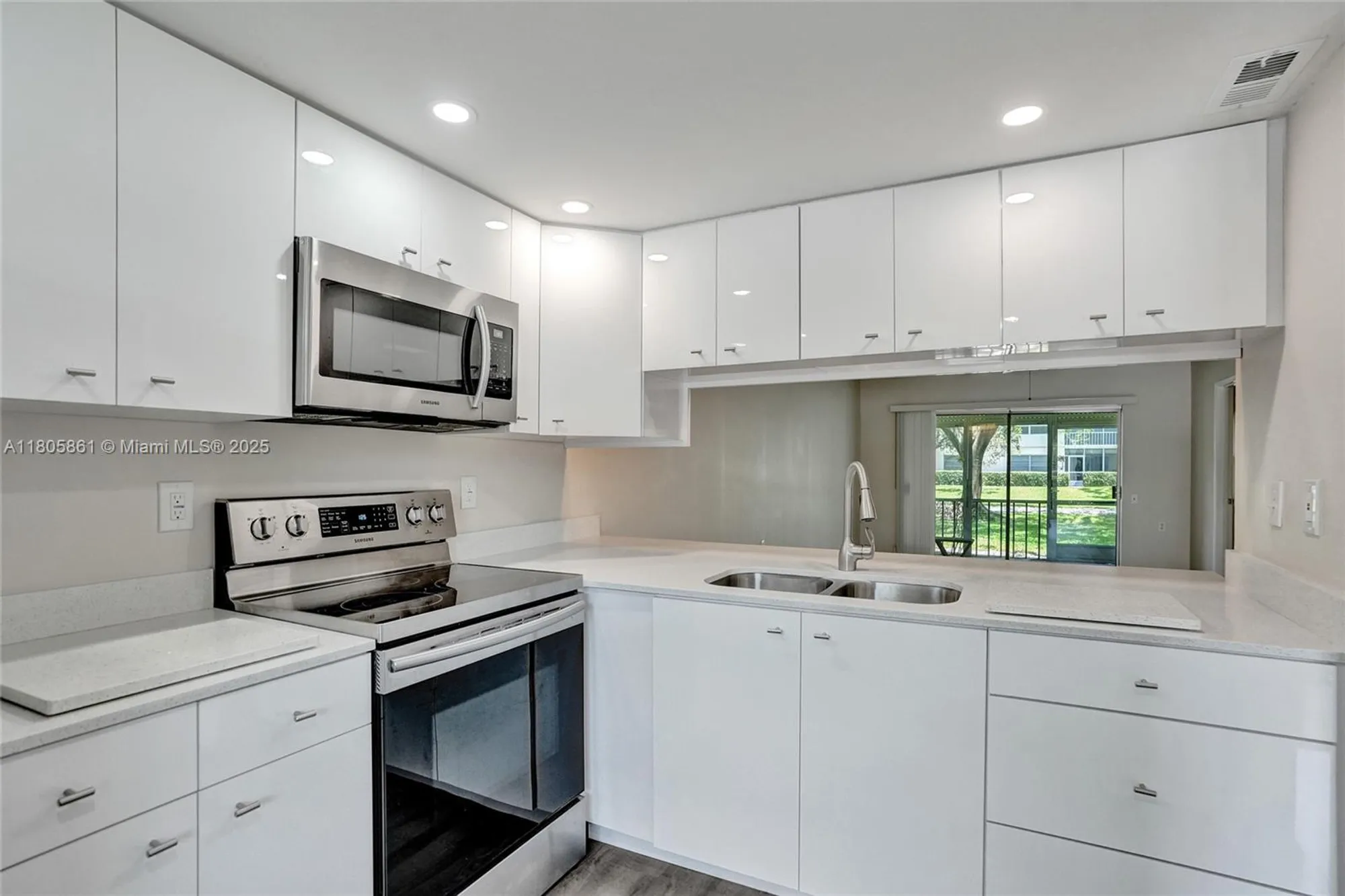 Property Slideshow image 13 of 57 | 1108 bahama bnd apt b1, Coconut Creek, FL, 33066