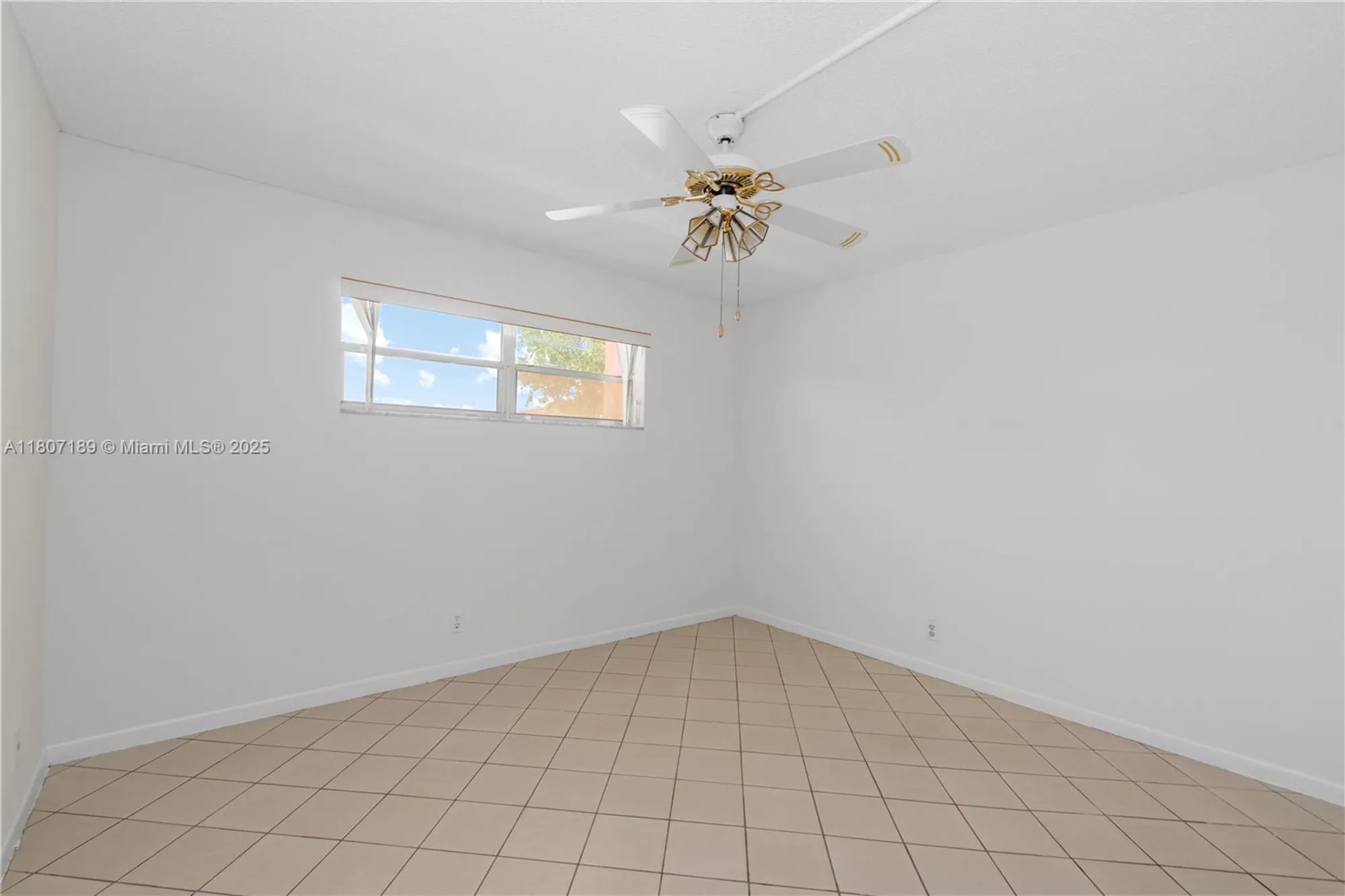 Property Slideshow image 15 of 25 | 9220 s hollybrook lake dr apt 208, Pembroke Pines, FL, 33025
