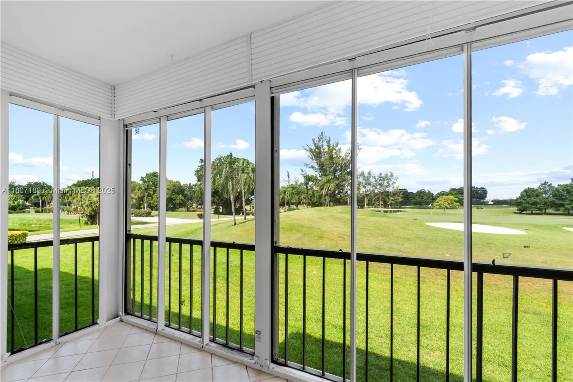Property Slideshow image 1 of 25 | 9220 s hollybrook lake dr apt 208, Pembroke Pines, FL, 33025