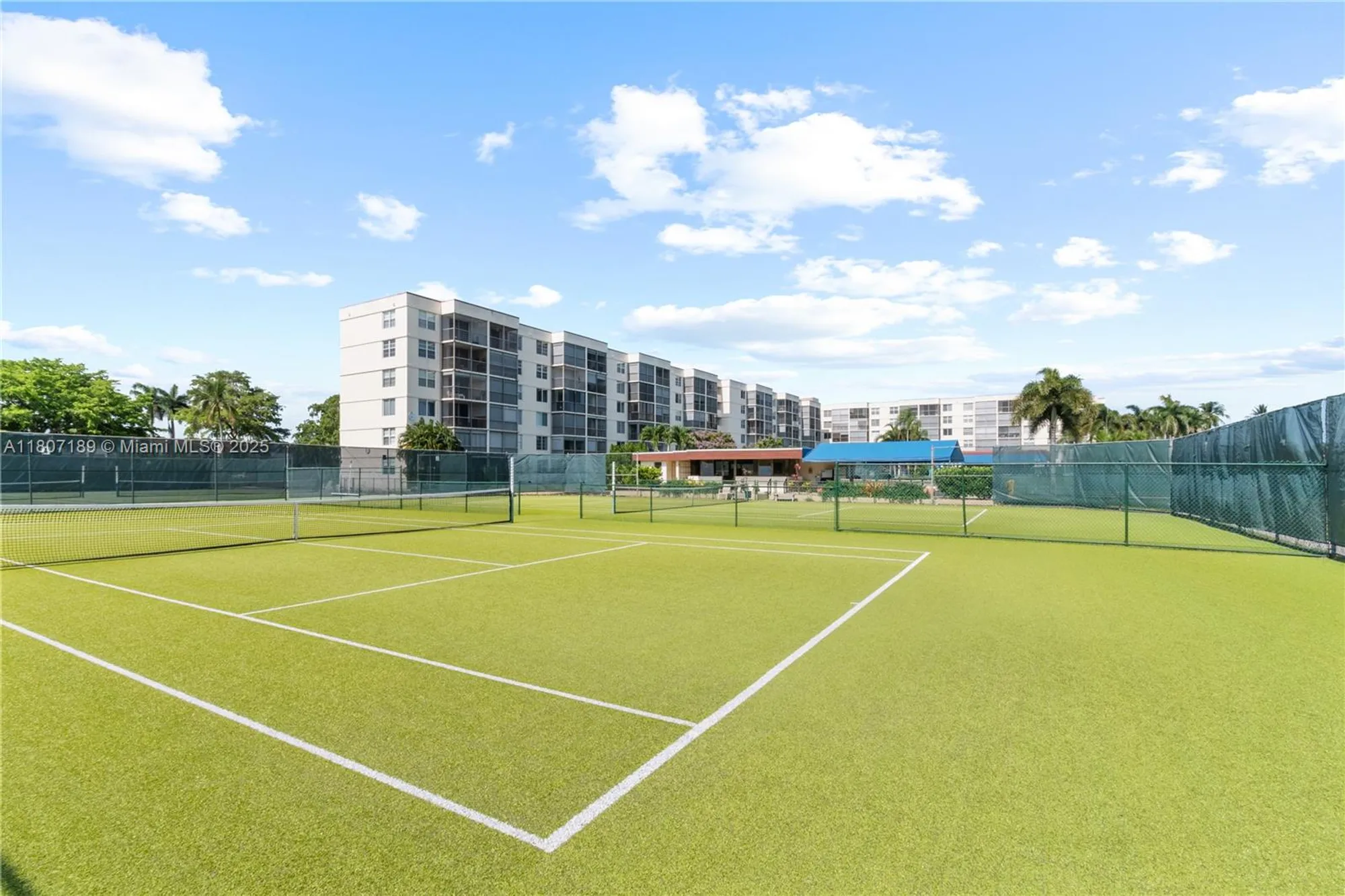 Property Slideshow image 3 of 25 | 9220 s hollybrook lake dr apt 208, Pembroke Pines, FL, 33025