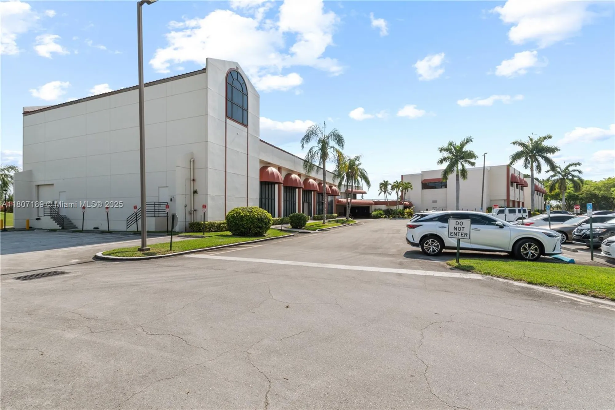 Property Slideshow image 8 of 25 | 9220 s hollybrook lake dr apt 208, Pembroke Pines, FL, 33025