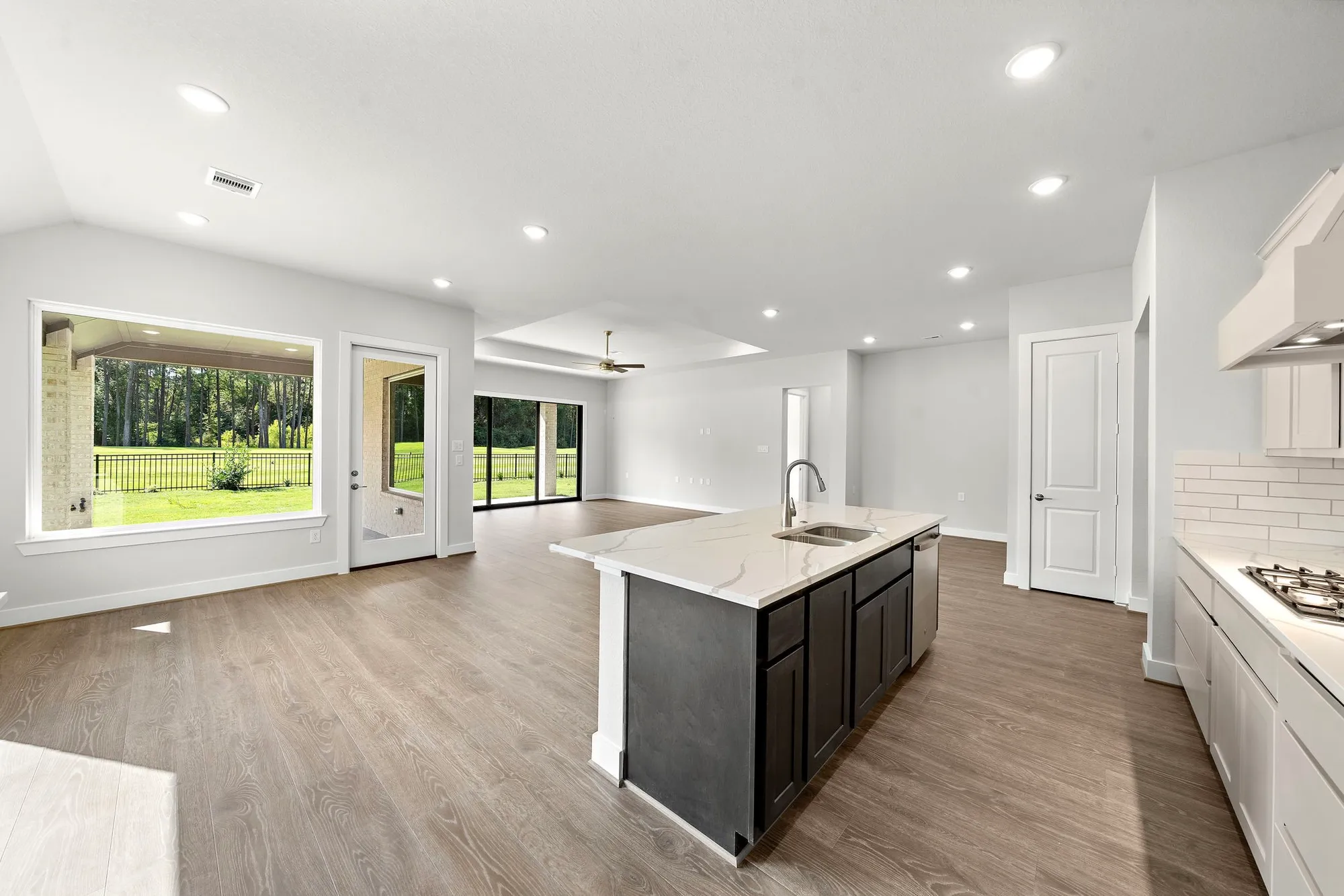 Property Slideshow image 21 of 49 | 21807 victory green way, Porter, TX, 77365