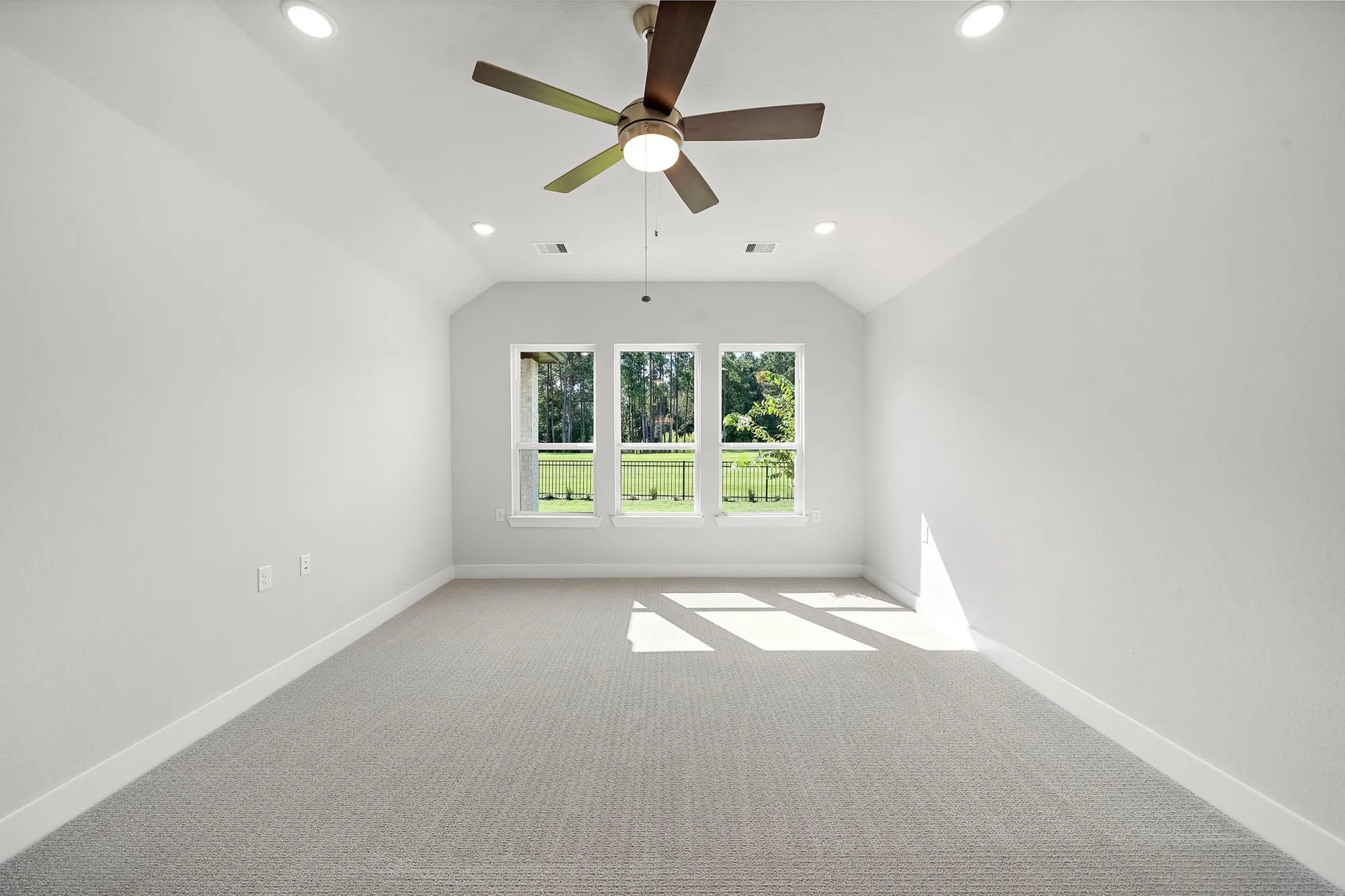 Property Slideshow image 32 of 49 | 21807 victory green way, Porter, TX, 77365