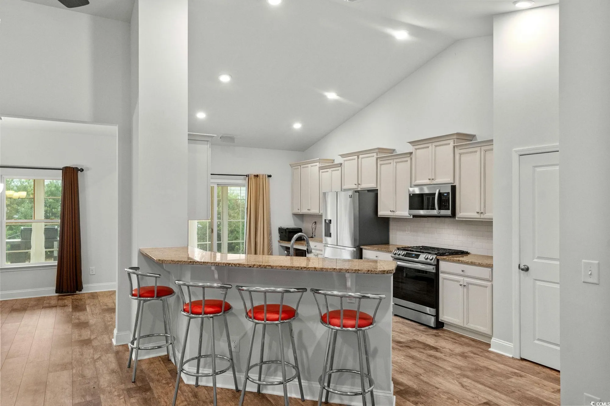 Property Slideshow image 16 of 40 | 450 oaklanding ln, Murrells Inlet, SC, 29576