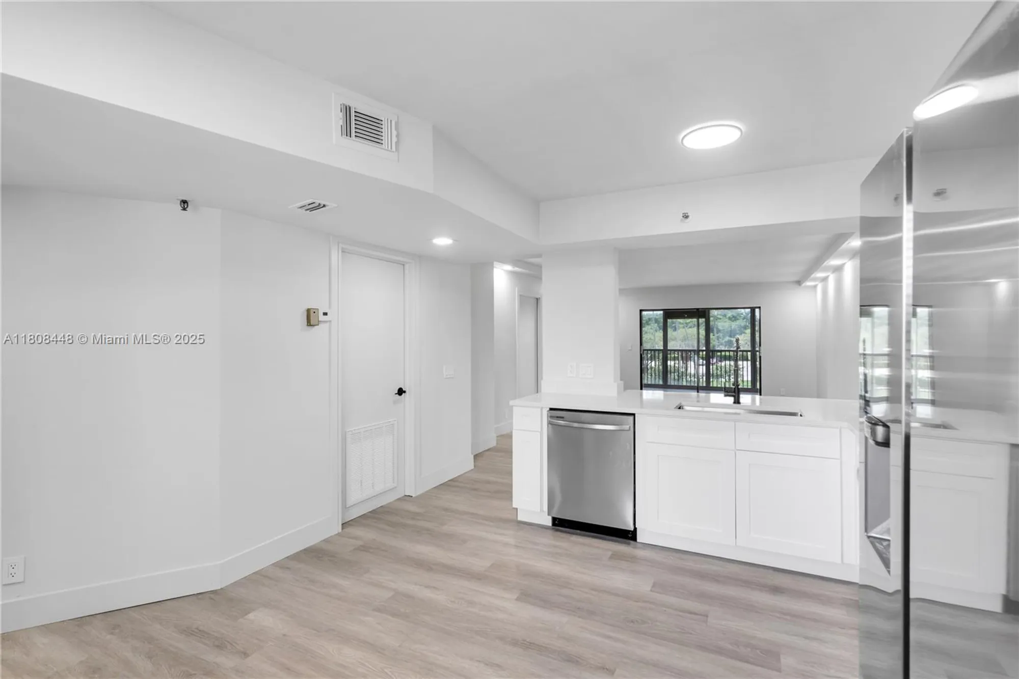 Property Slideshow image 16 of 35 | 14475 strathmore ln apt 305, Delray Beach, FL, 33446