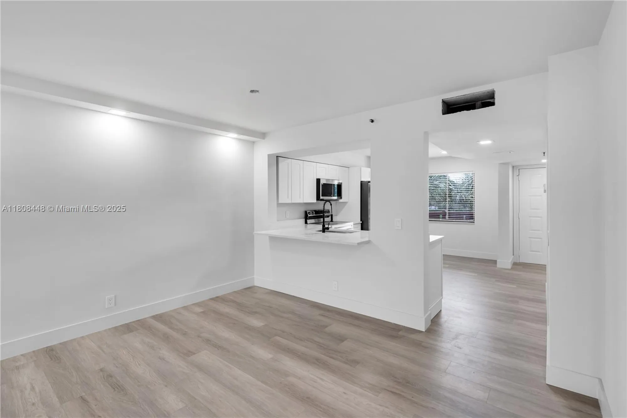 Property Slideshow image 19 of 35 | 14475 strathmore ln apt 305, Delray Beach, FL, 33446