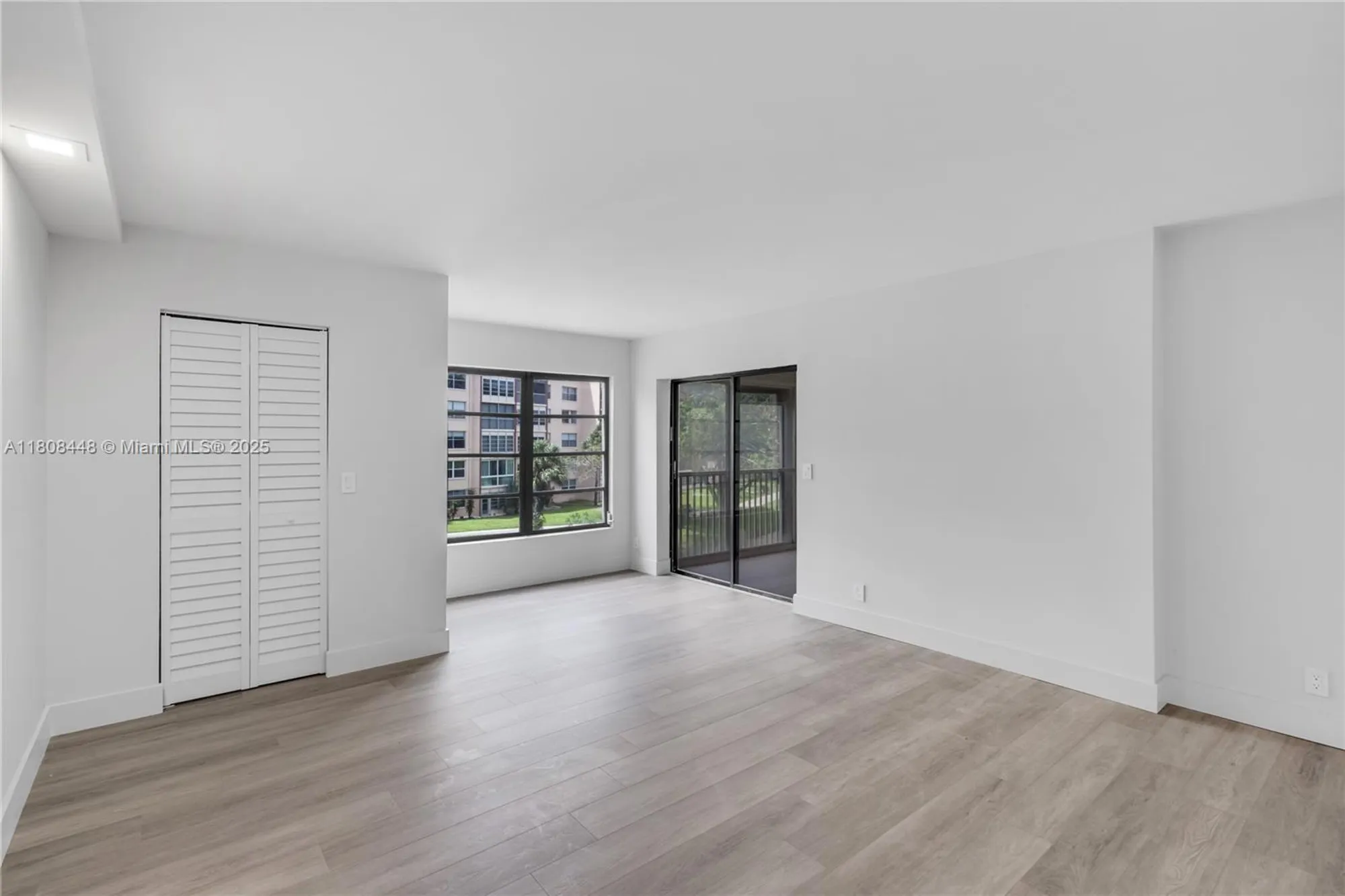 Property Slideshow image 24 of 35 | 14475 strathmore ln apt 305, Delray Beach, FL, 33446