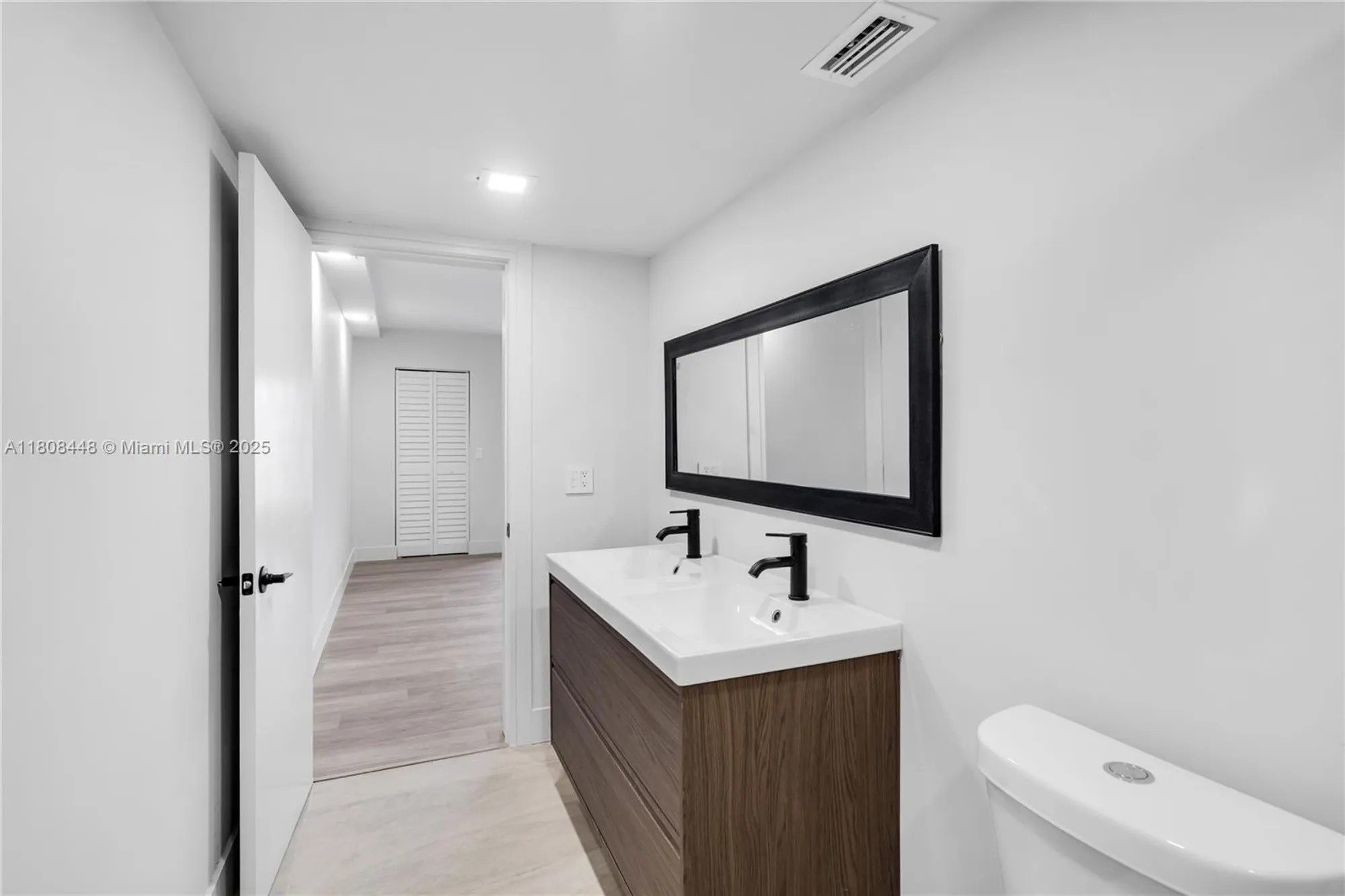 Property Slideshow image 28 of 35 | 14475 strathmore ln apt 305, Delray Beach, FL, 33446
