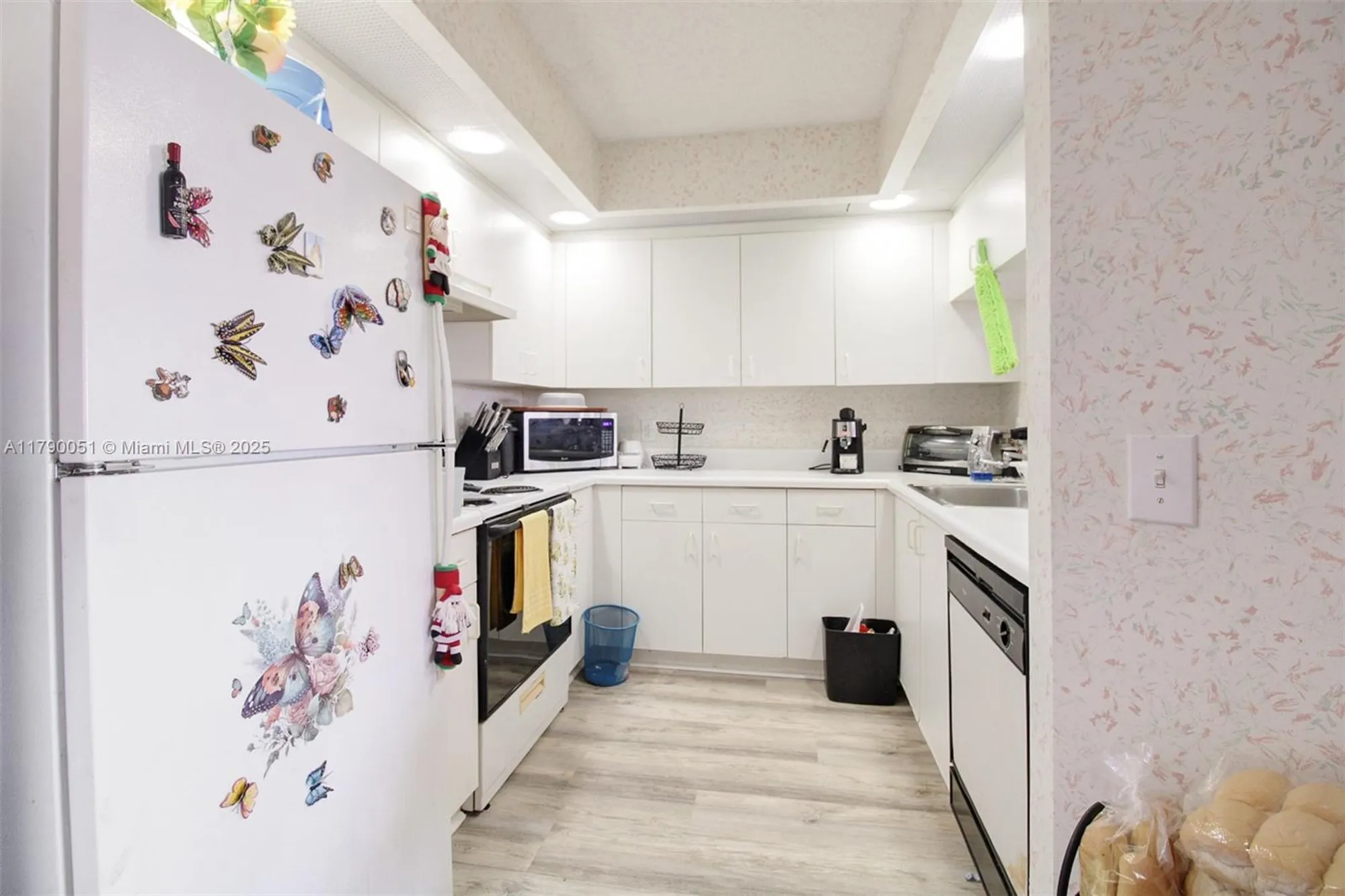 Property Slideshow image 12 of 19 | 1400 sw 137th ave 311f, Pembroke Pines, FL, 33027