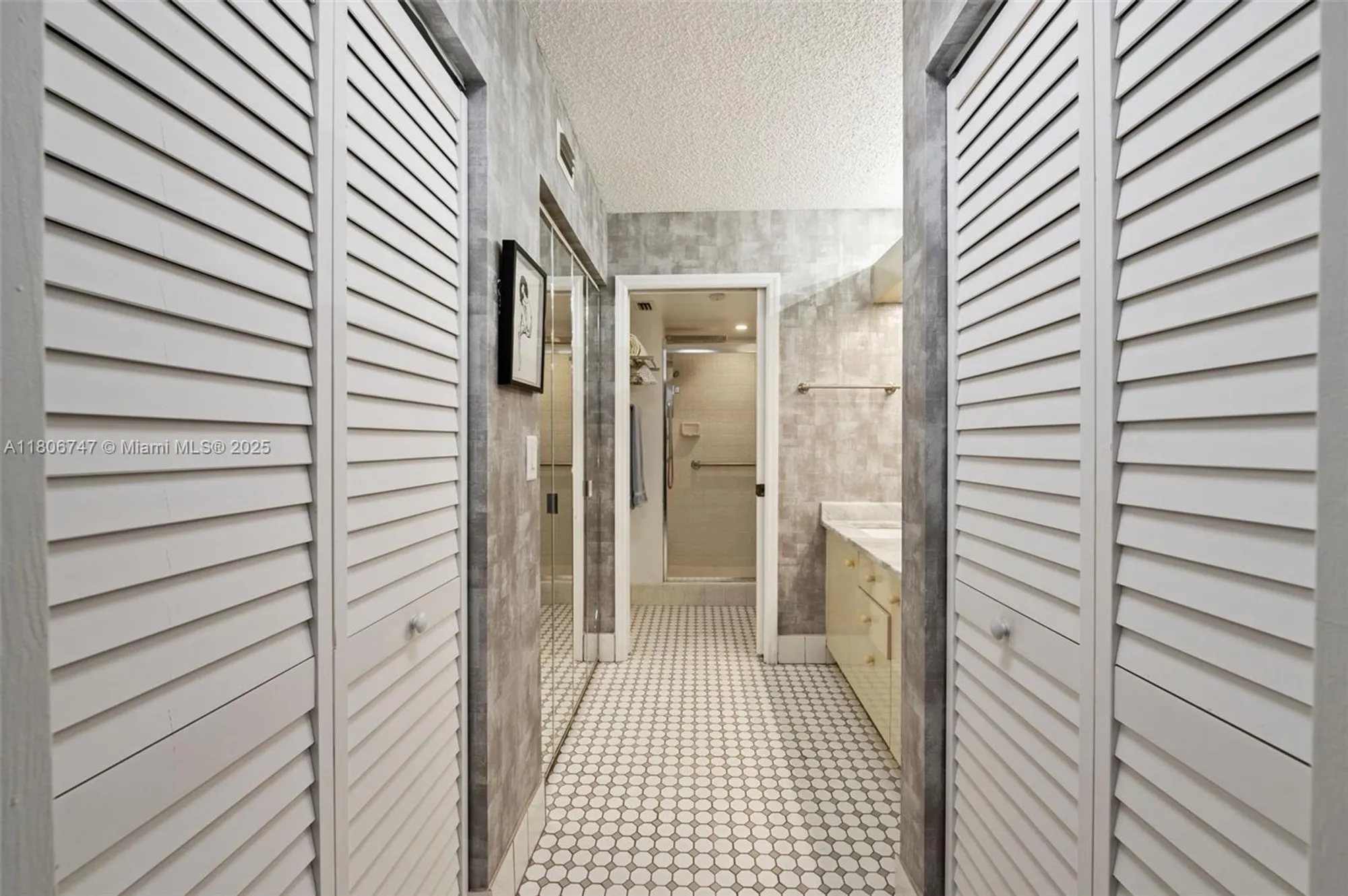 Property Slideshow image 16 of 43 | 7443 fairfax dr 208, Tamarac, FL, 33321