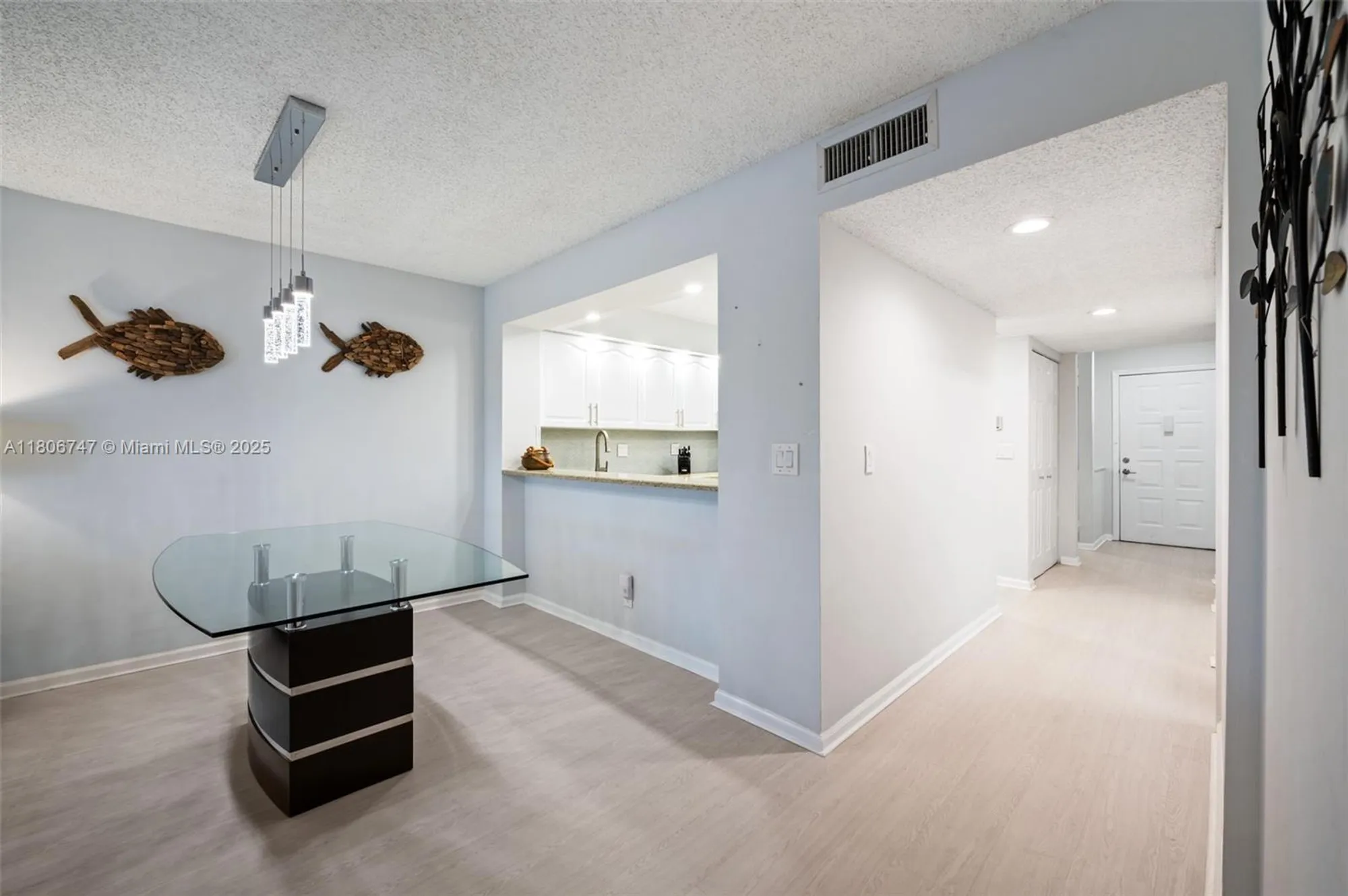 Property Slideshow image 10 of 43 | 7443 fairfax dr 208, Tamarac, FL, 33321