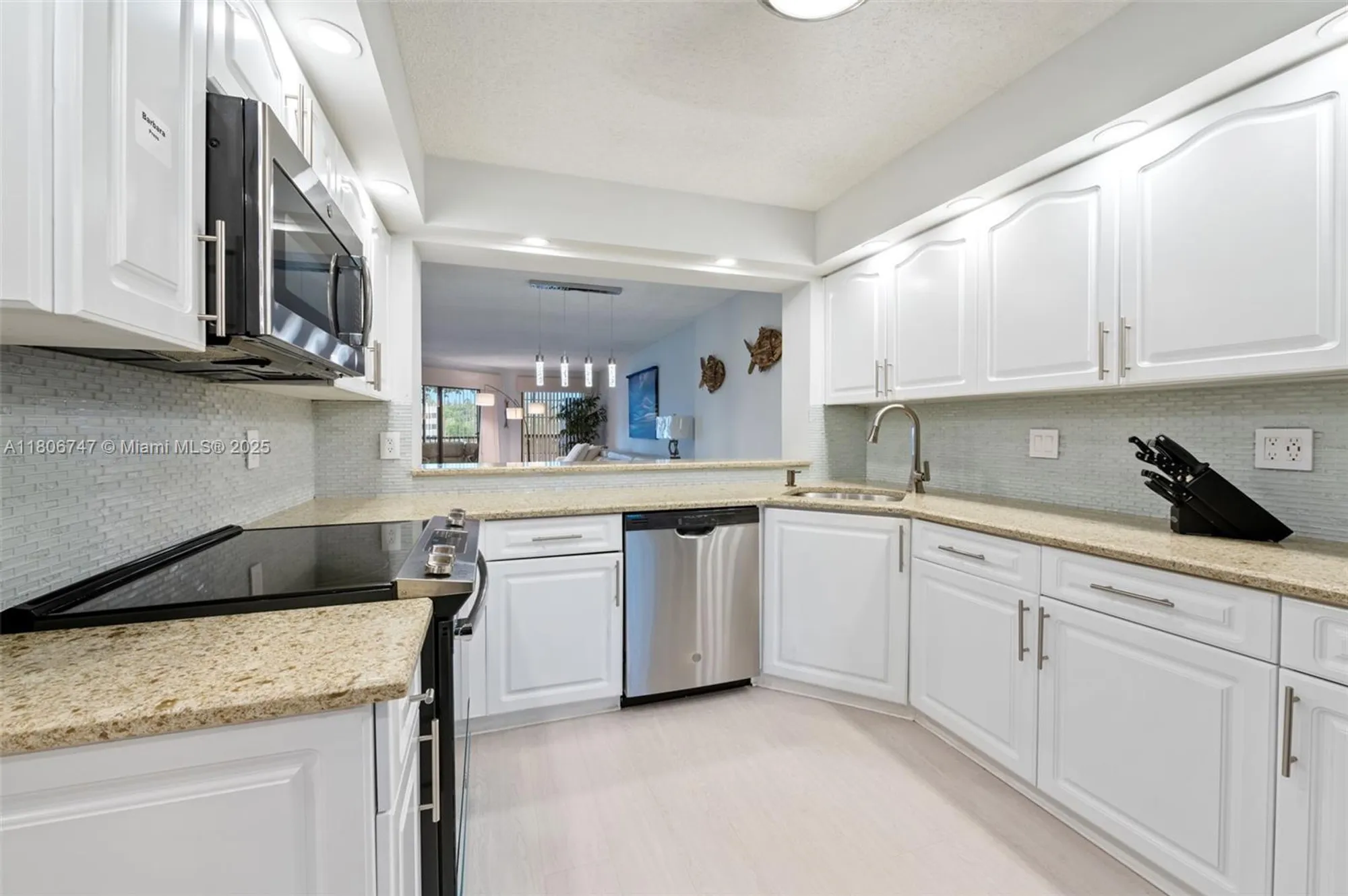 Property Slideshow image 7 of 43 | 7443 fairfax dr 208, Tamarac, FL, 33321