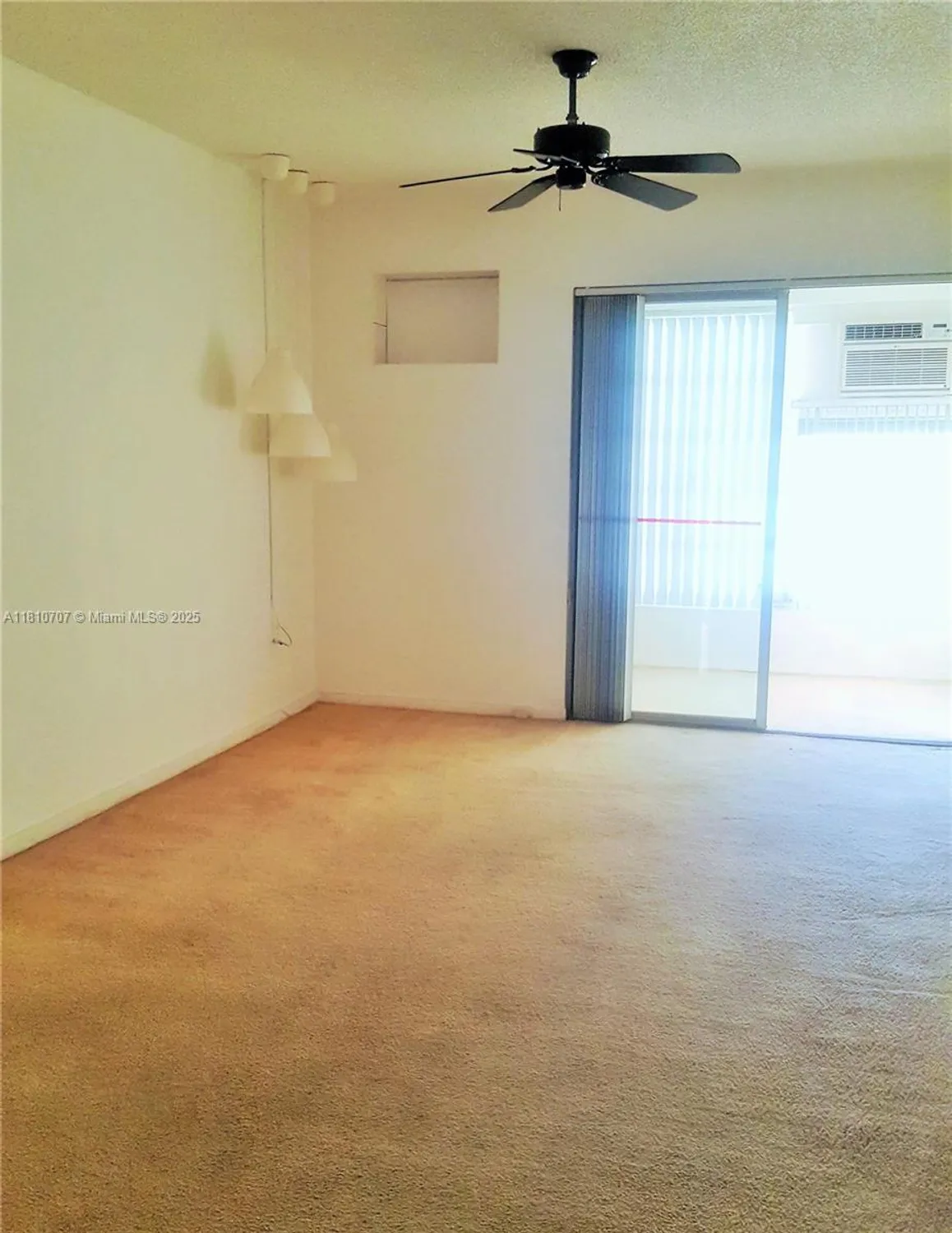 Property Slideshow image 4 of 8 | 19080 ne 3rd ct apt 318, Miami, FL, 33179