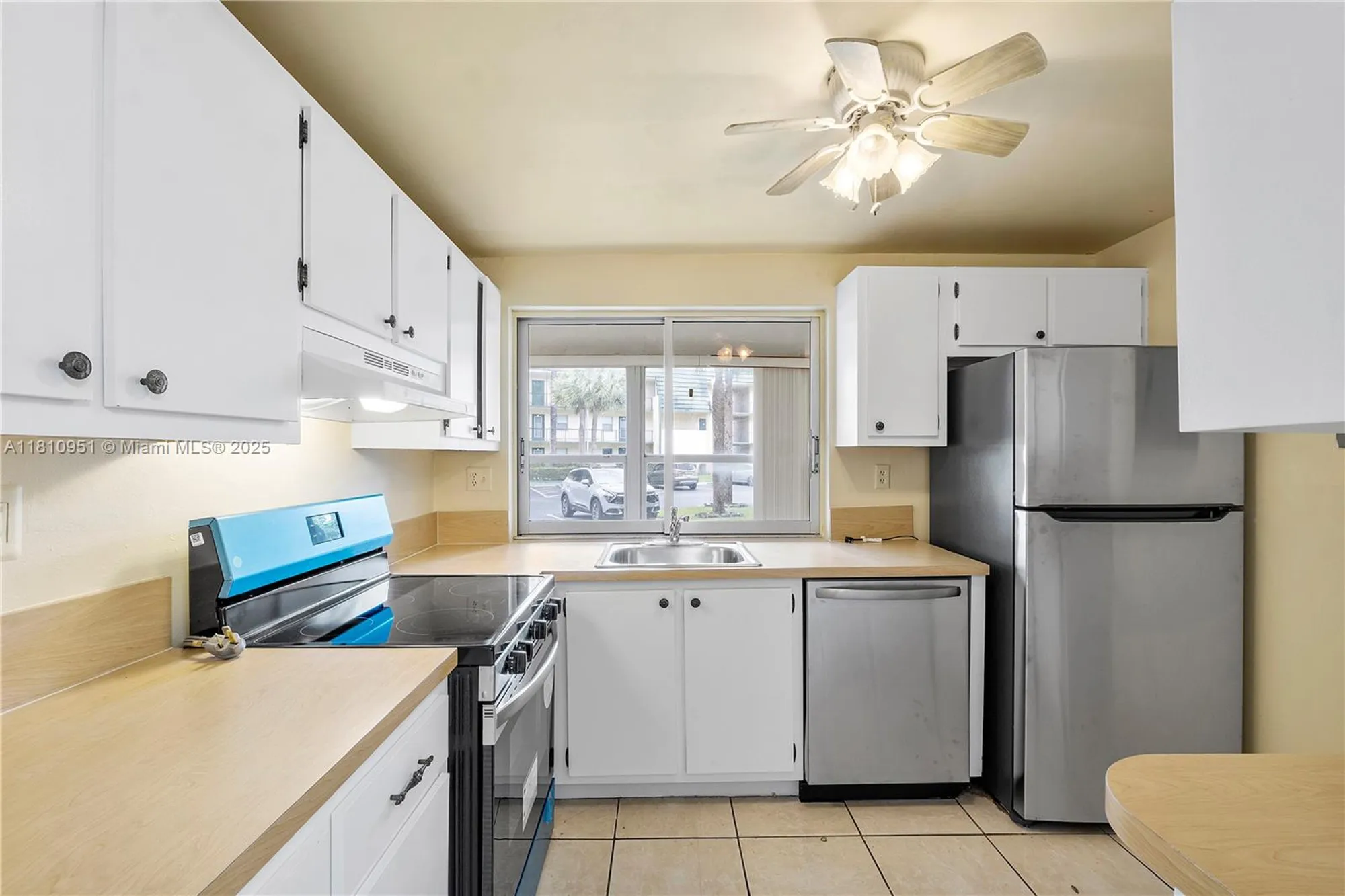 Property Slideshow image 10 of 41 | 9091 lime bay blvd 110, Tamarac, FL, 33321