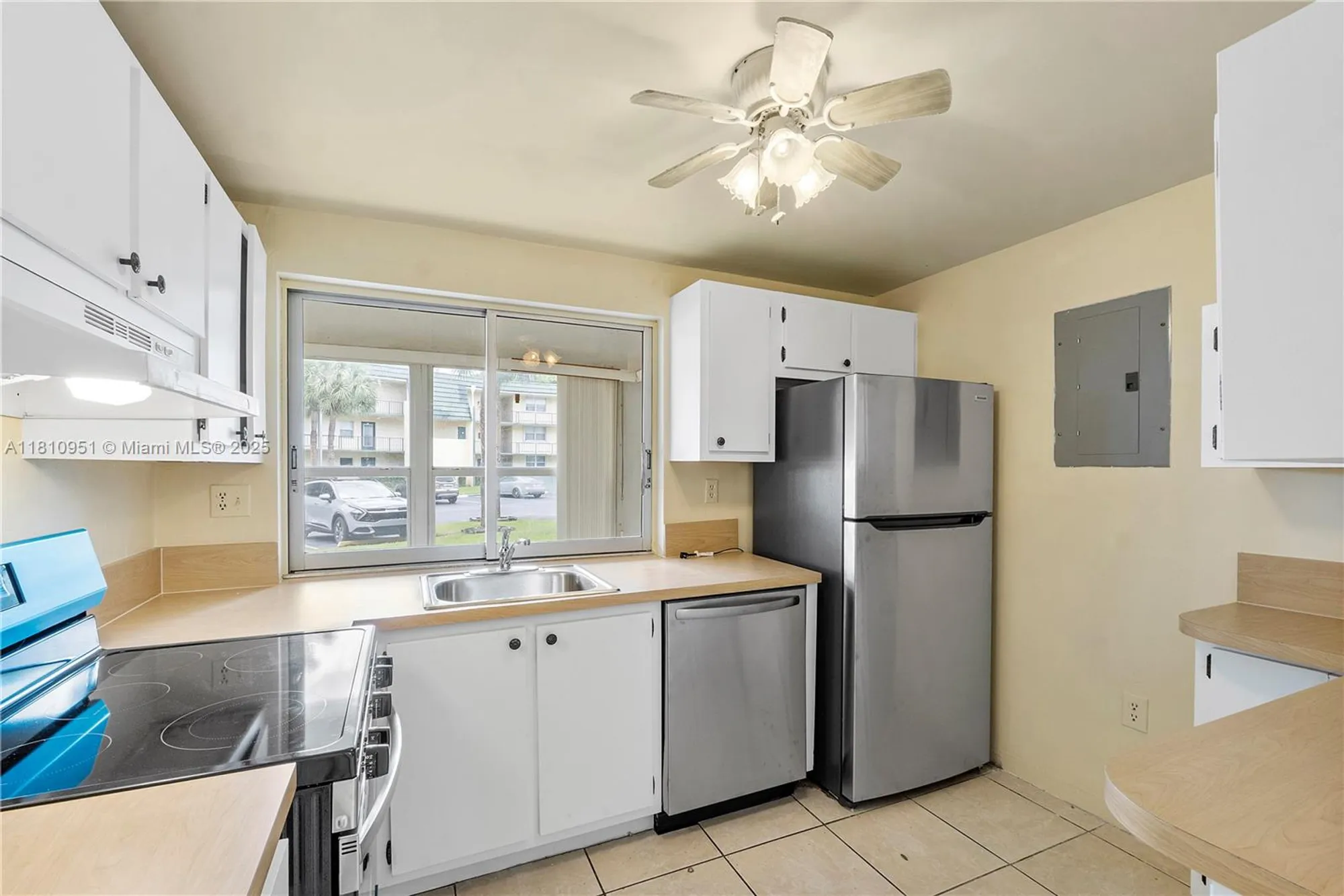 Property Slideshow image 12 of 41 | 9091 lime bay blvd 110, Tamarac, FL, 33321