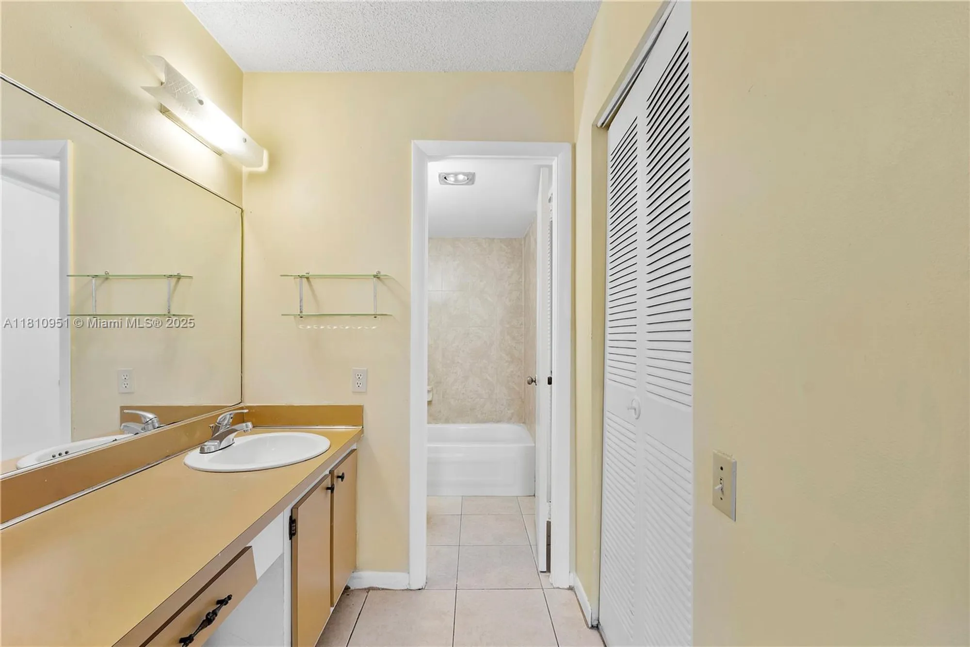 Property Slideshow image 23 of 41 | 9091 lime bay blvd 110, Tamarac, FL, 33321