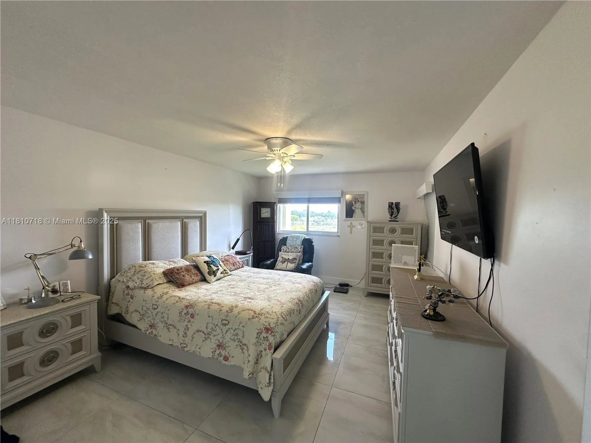 Property Slideshow image 7 of 45 | 13700 sw 14th st d412, Pembroke Pines, FL, 33027