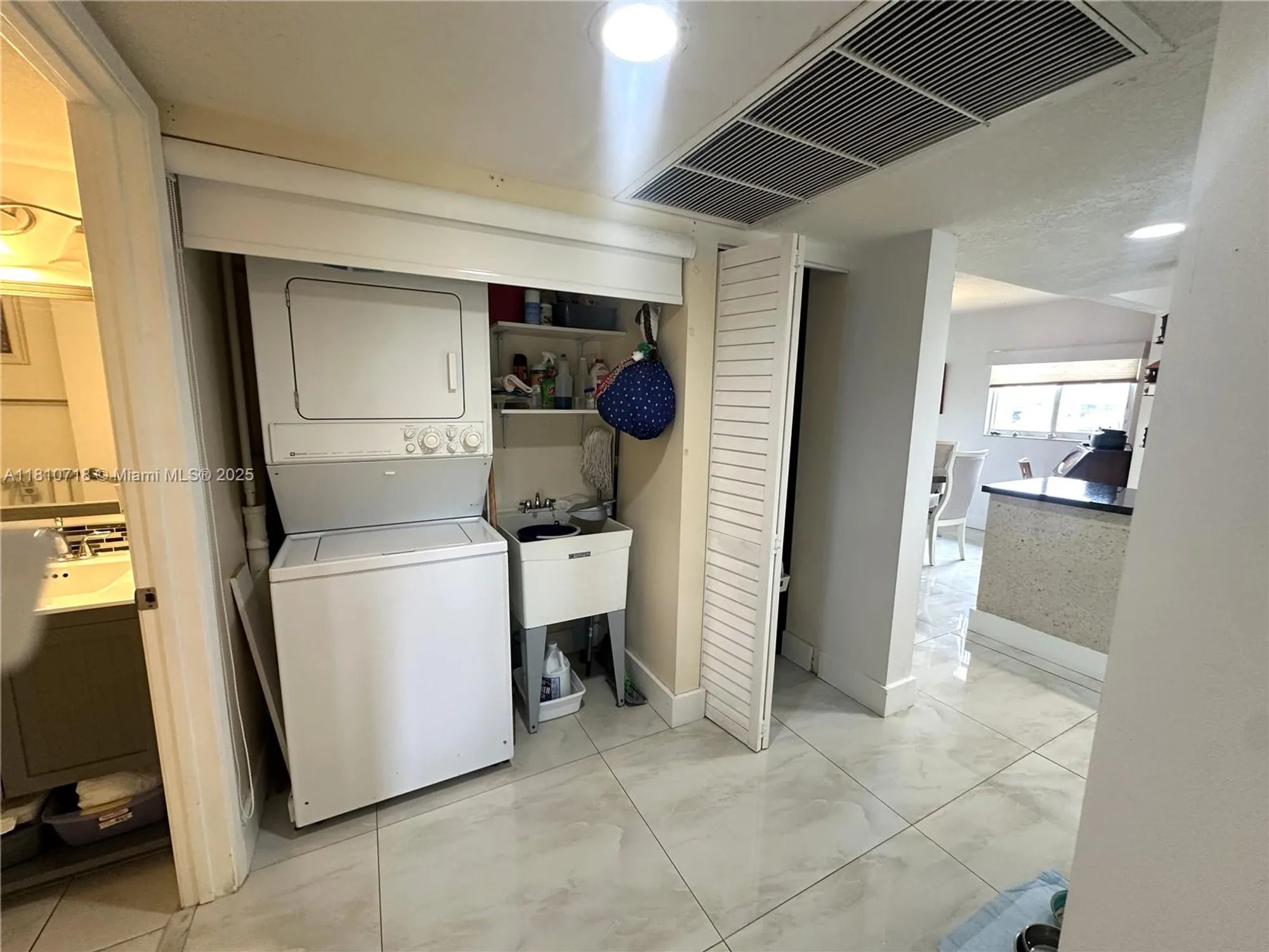 Property Slideshow image 8 of 45 | 13700 sw 14th st d412, Pembroke Pines, FL, 33027