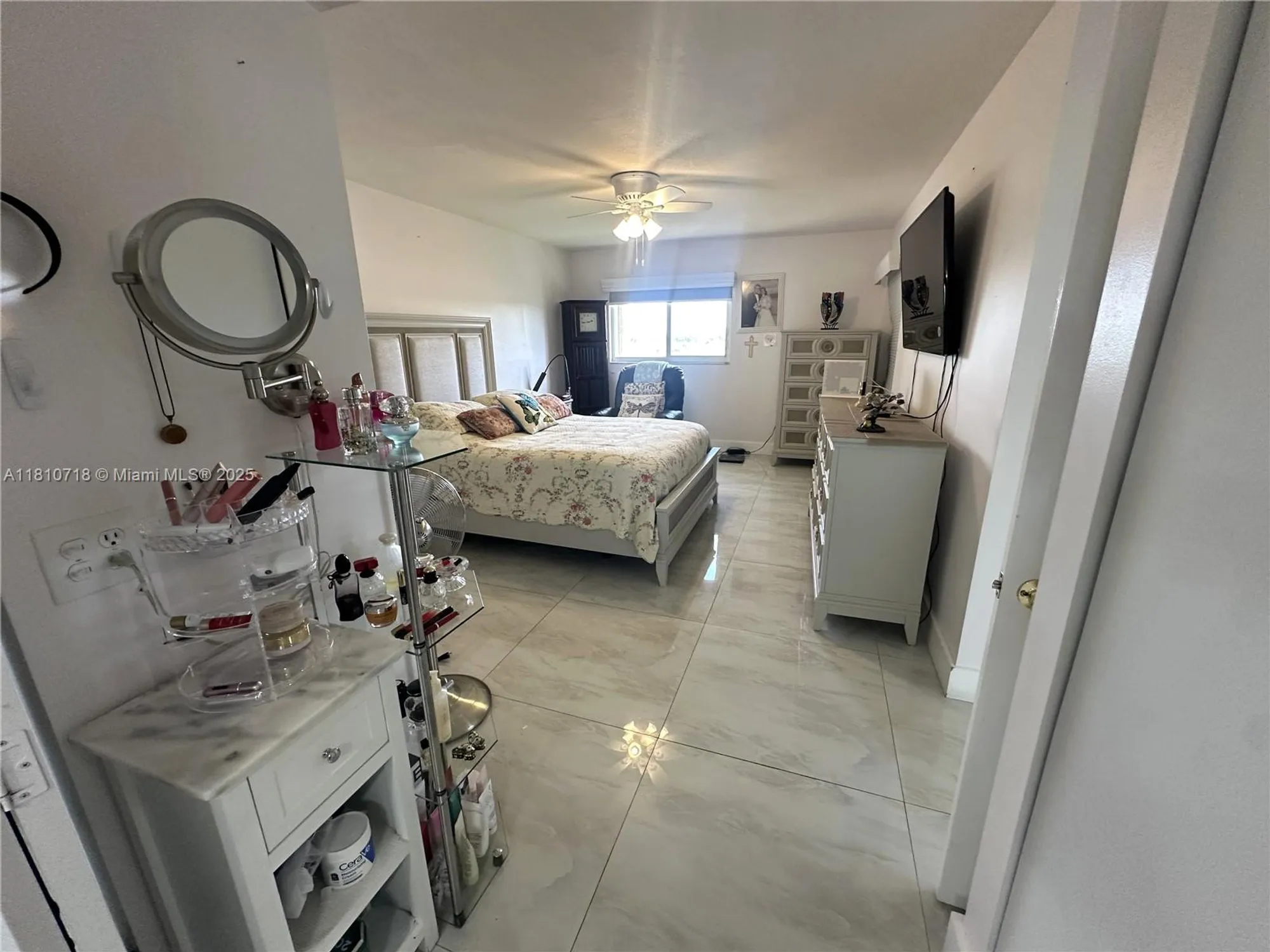 Property Slideshow image 9 of 45 | 13700 sw 14th st d412, Pembroke Pines, FL, 33027