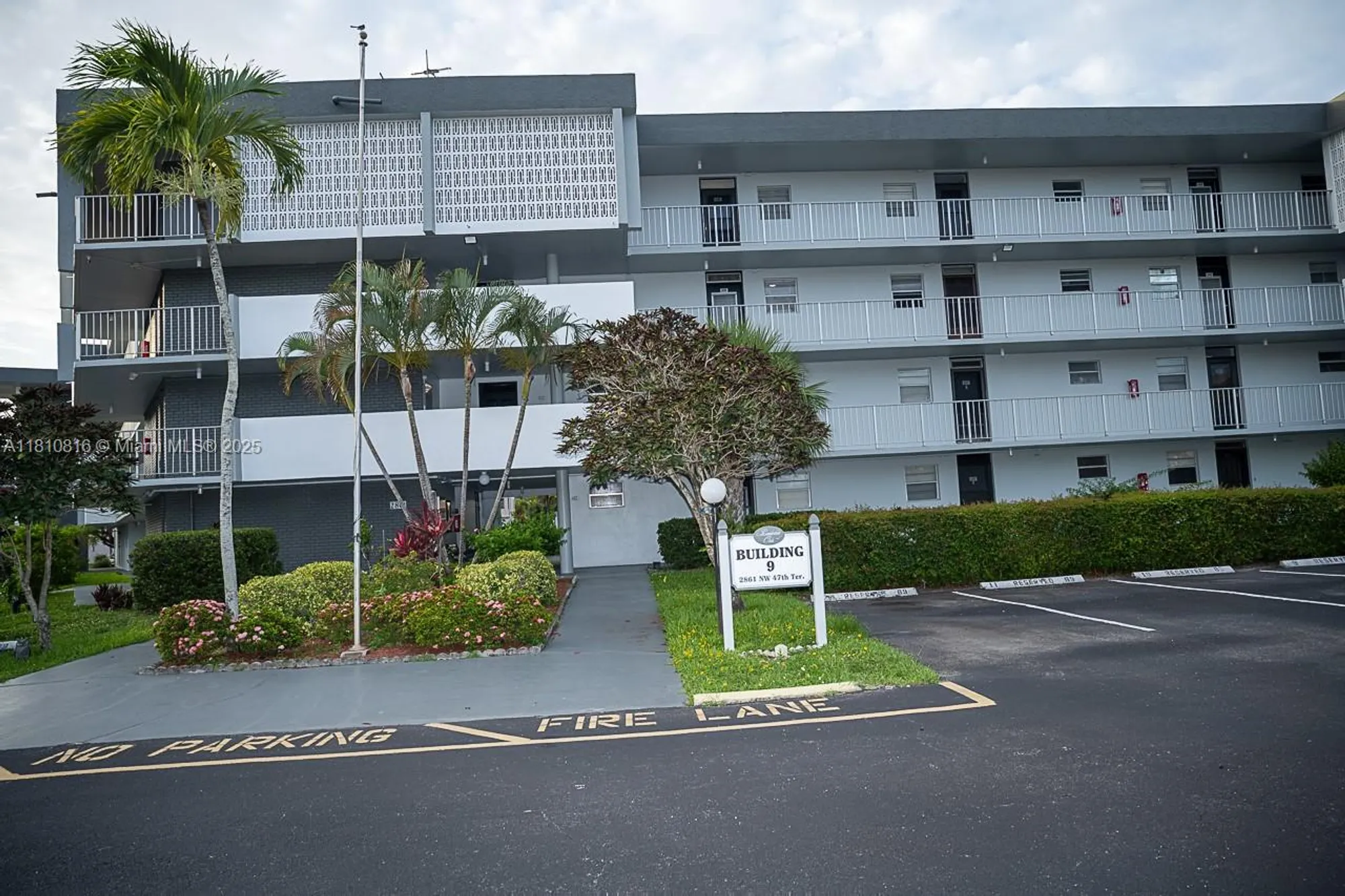 Property Slideshow image 16 of 26 | 2861 nw 47th ter apt 201a, Lauderdale Lakes, FL, 33313