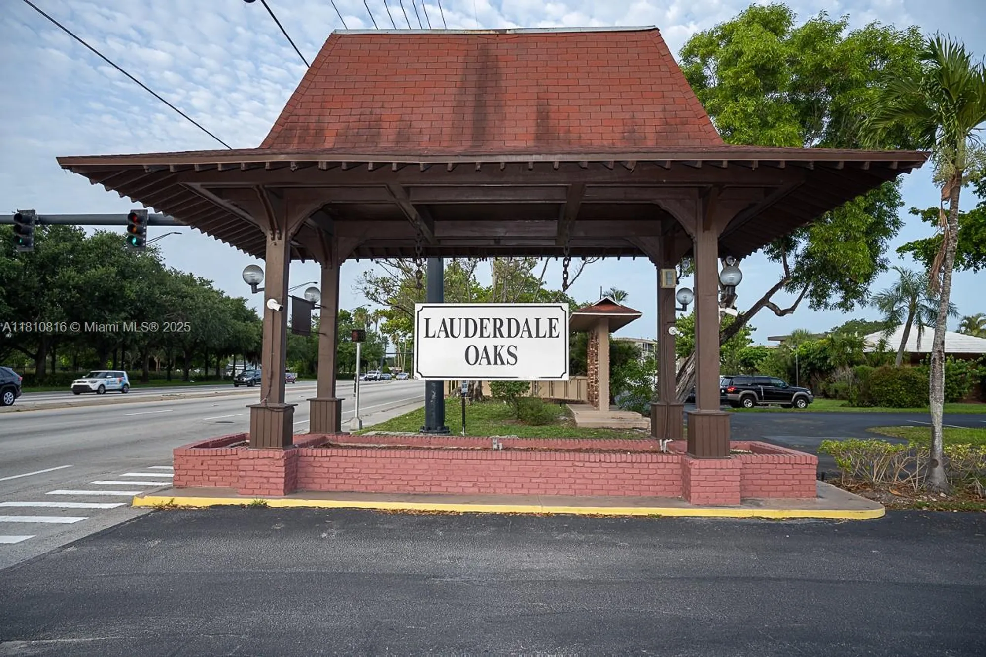 Property Slideshow image 1 of 26 | 2861 nw 47th ter apt 201a, Lauderdale Lakes, FL, 33313