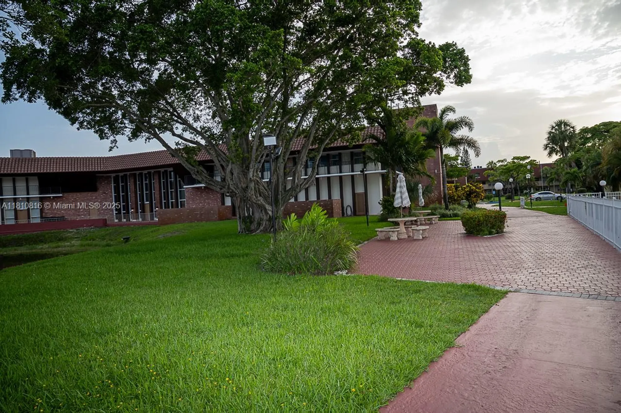 Property Slideshow image 13 of 26 | 2861 nw 47th ter apt 201a, Lauderdale Lakes, FL, 33313