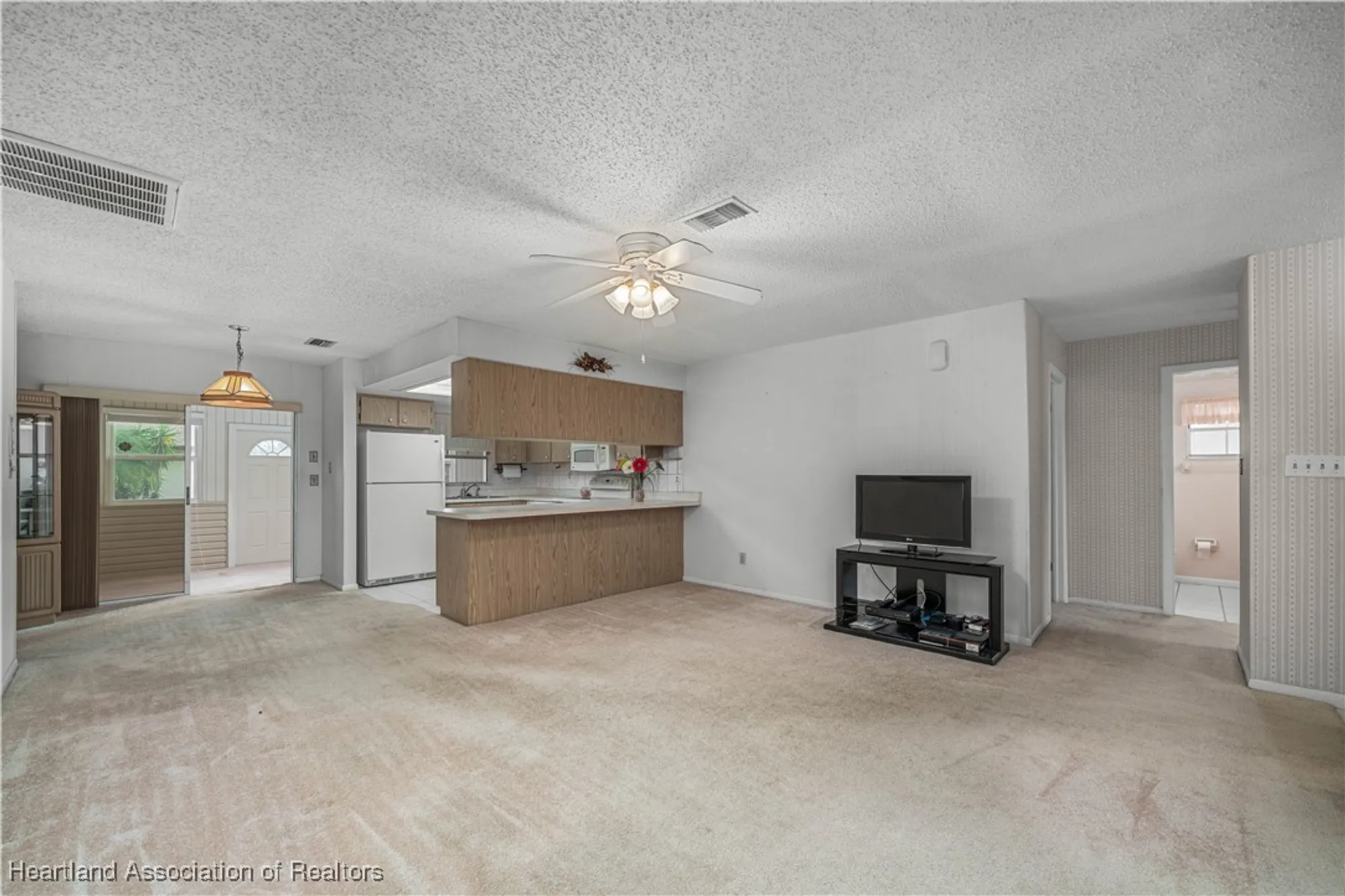 Property Slideshow image 5 of 43 | 170 parkview cir, Lake Placid, FL, 33852