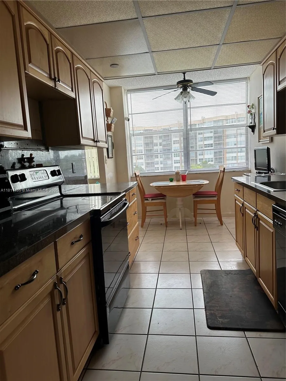 Property Slideshow image 14 of 43 | 1100 saint charles pl 411, Pembroke Pines, FL, 33026
