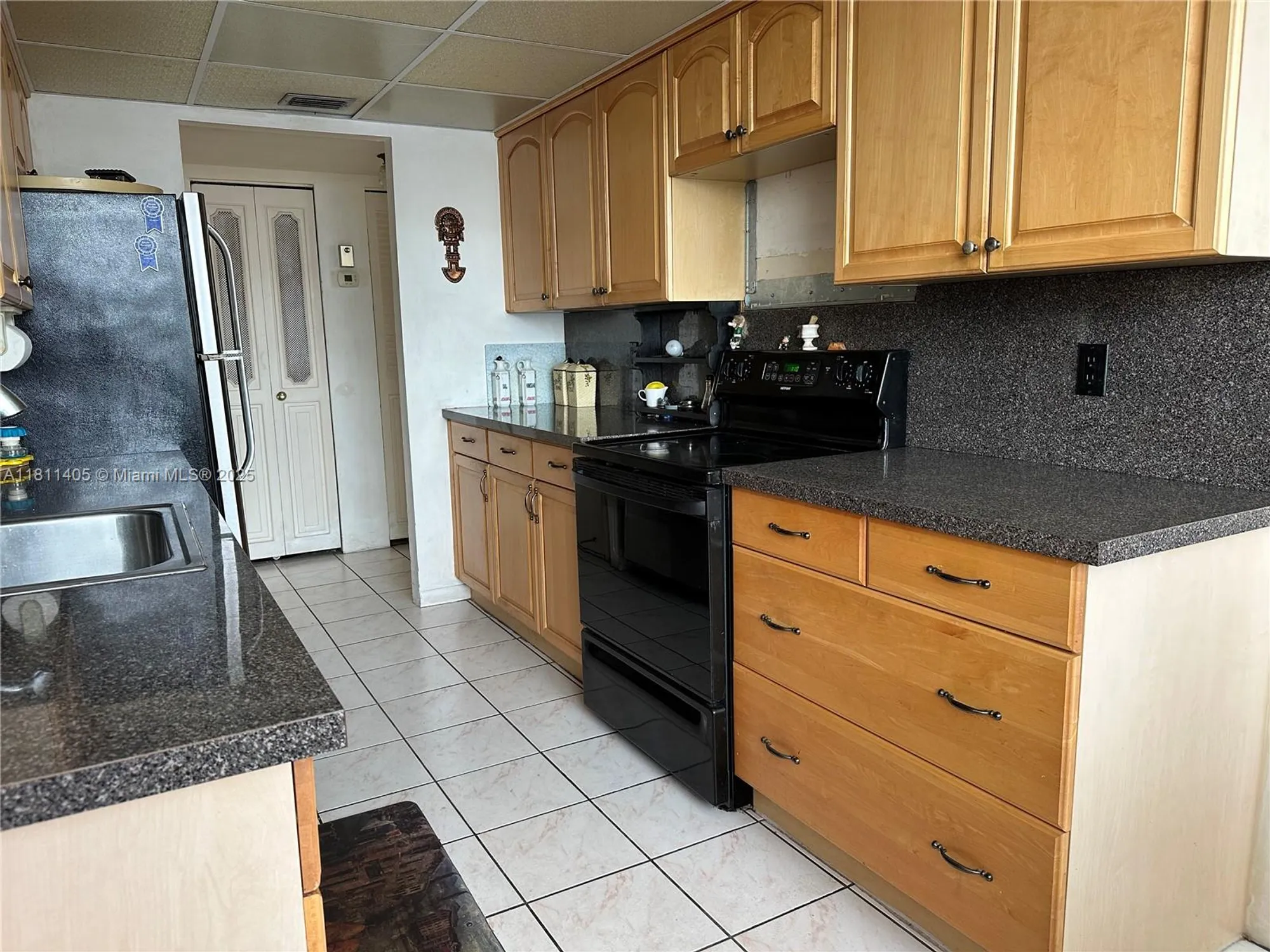 Property Slideshow image 18 of 43 | 1100 saint charles pl 411, Pembroke Pines, FL, 33026