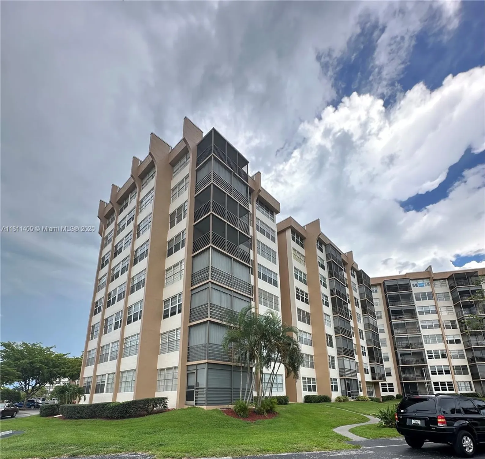 Property Slideshow image 35 of 43 | 1100 saint charles pl 411, Pembroke Pines, FL, 33026