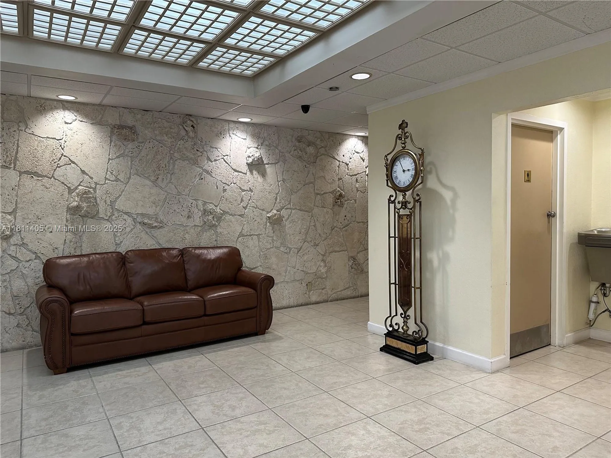 Property Slideshow image 6 of 43 | 1100 saint charles pl 411, Pembroke Pines, FL, 33026