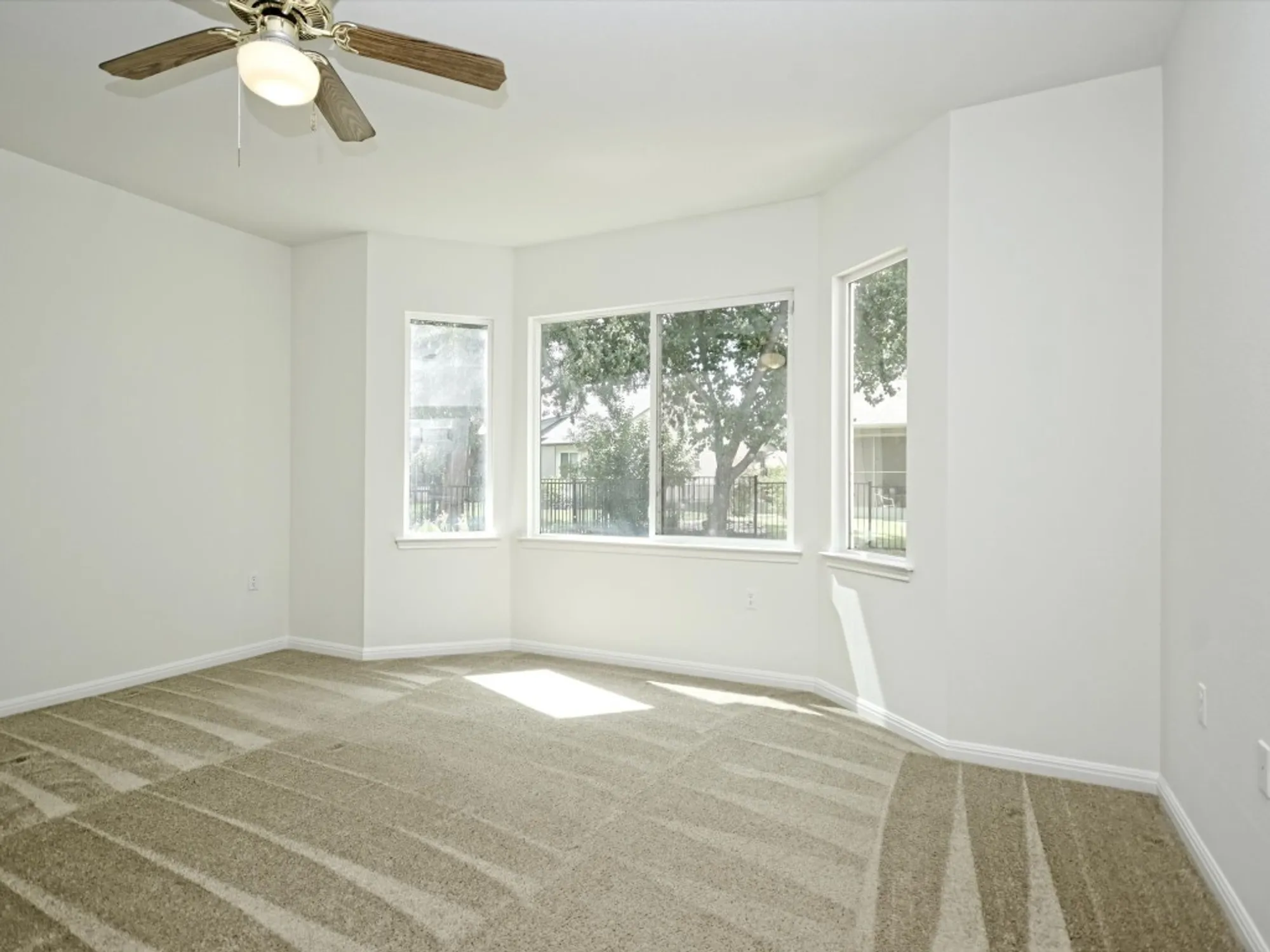 Property Slideshow image 14 of 29 | 708 texas dr, Georgetown, TX, 78633