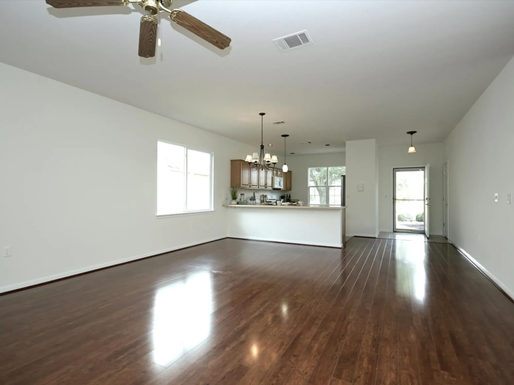 Property Slideshow image 10 of 29 | 708 texas dr, Georgetown, TX, 78633