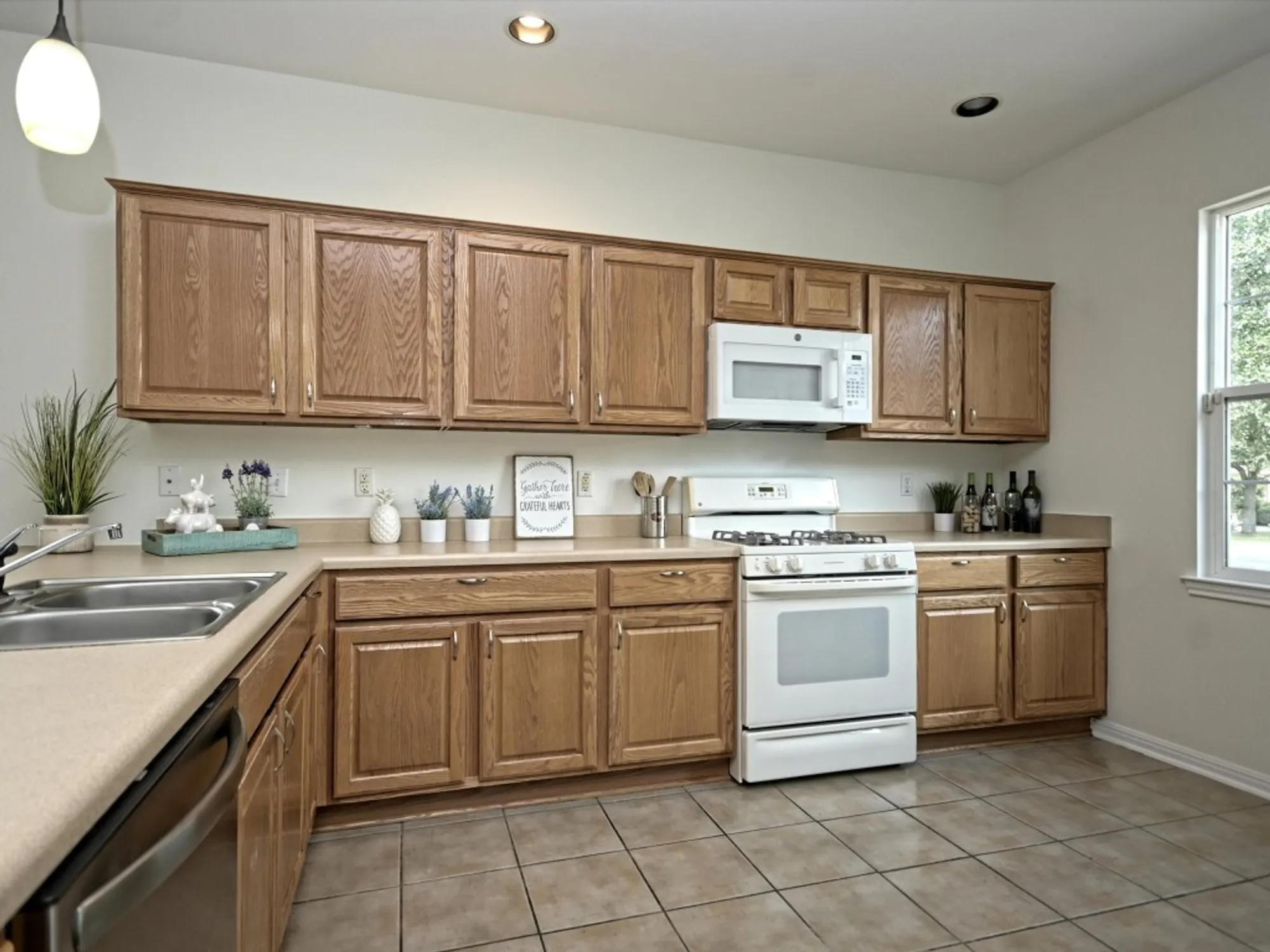 Property Slideshow image 3 of 29 | 708 texas dr, Georgetown, TX, 78633