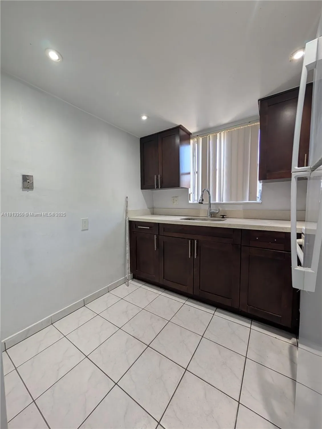 Property Slideshow image 11 of 16 | 19080 ne 3rd ct 311, Miami, FL, 33179