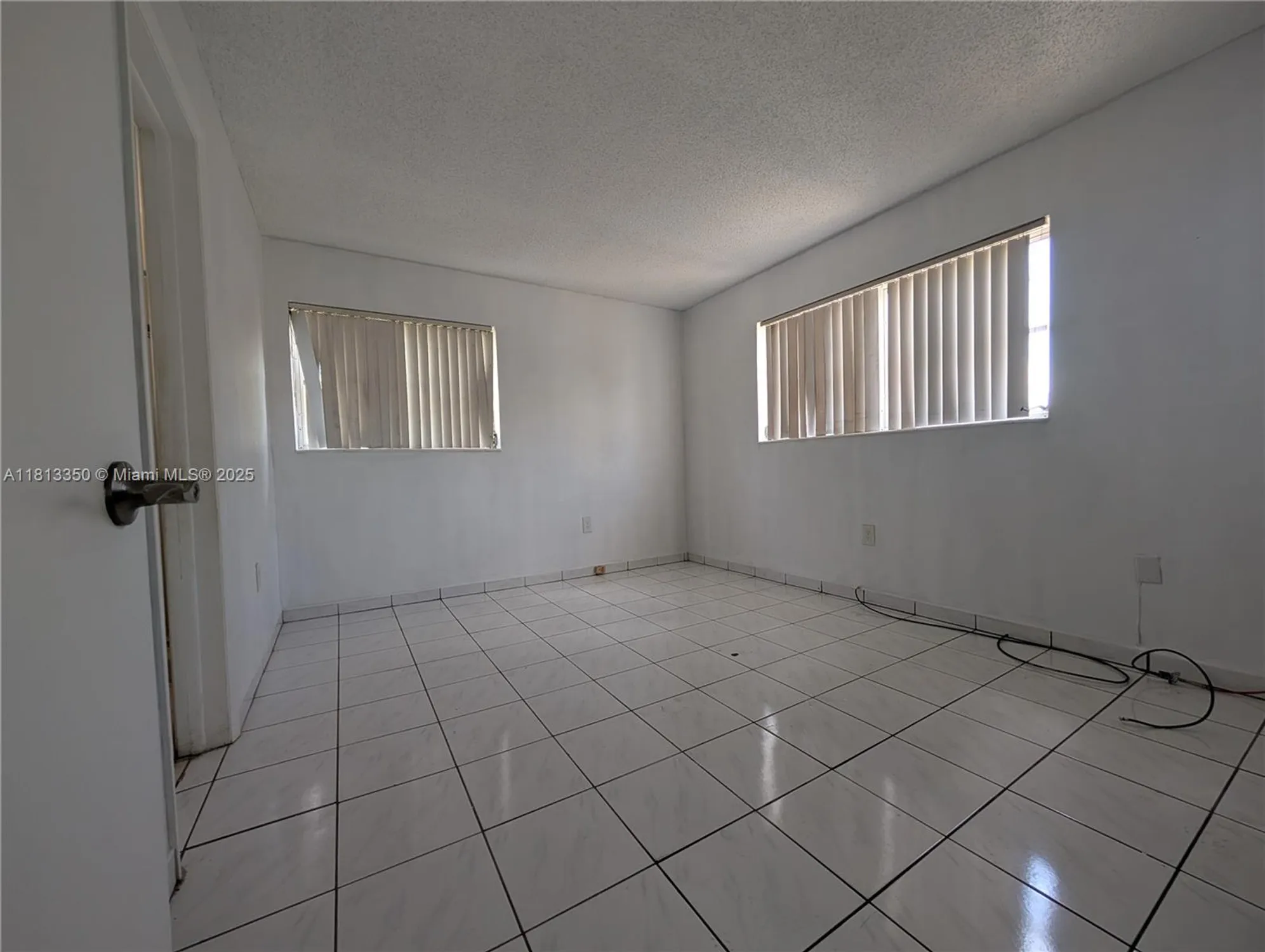 Property Slideshow image 12 of 16 | 19080 ne 3rd ct 311, Miami, FL, 33179