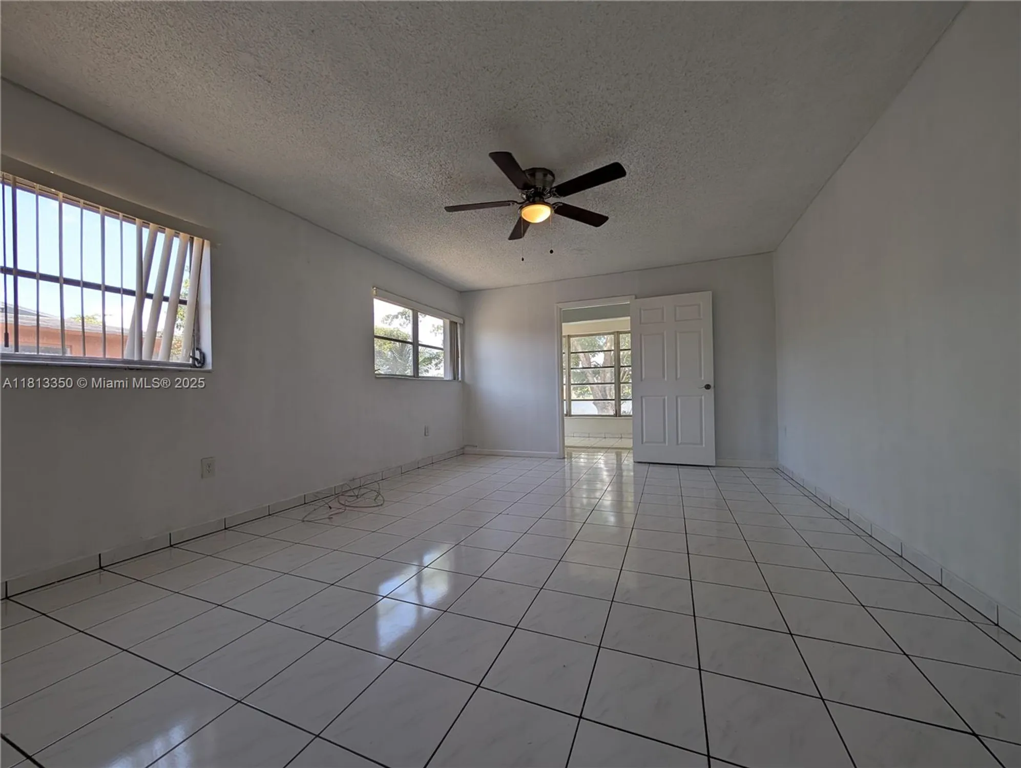 Property Slideshow image 13 of 16 | 19080 ne 3rd ct 311, Miami, FL, 33179