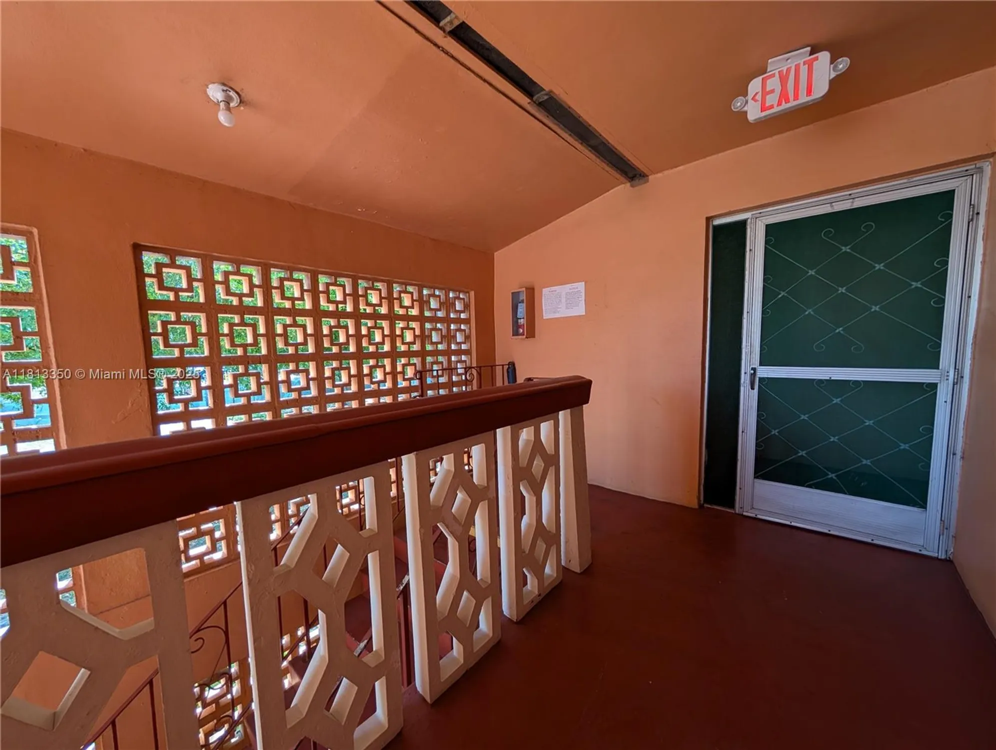 Property Slideshow image 3 of 16 | 19080 ne 3rd ct 311, Miami, FL, 33179