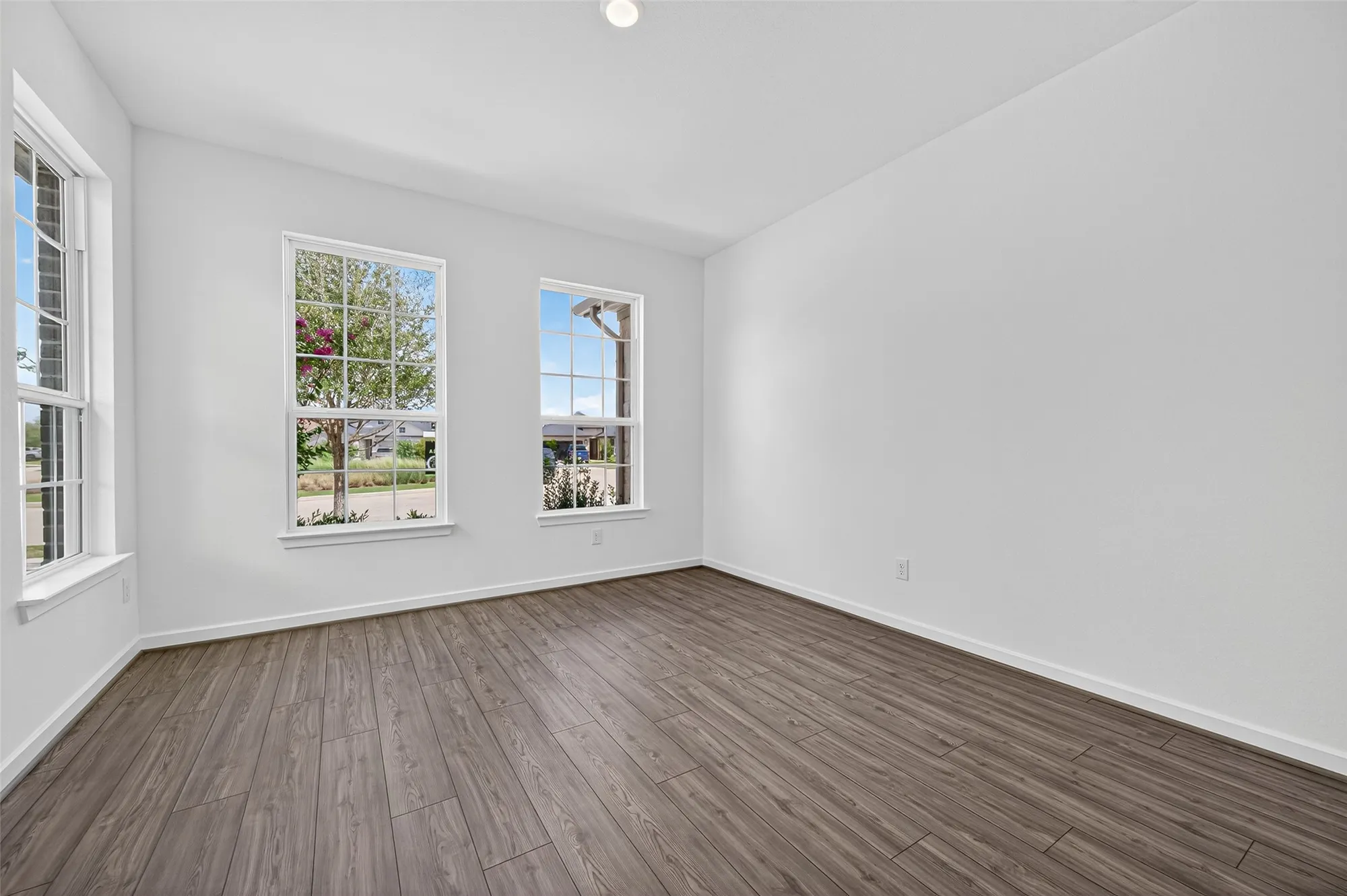 Property Slideshow image 7 of 33 | 4702 rustic grove ln, Fulshear, TX, 77441