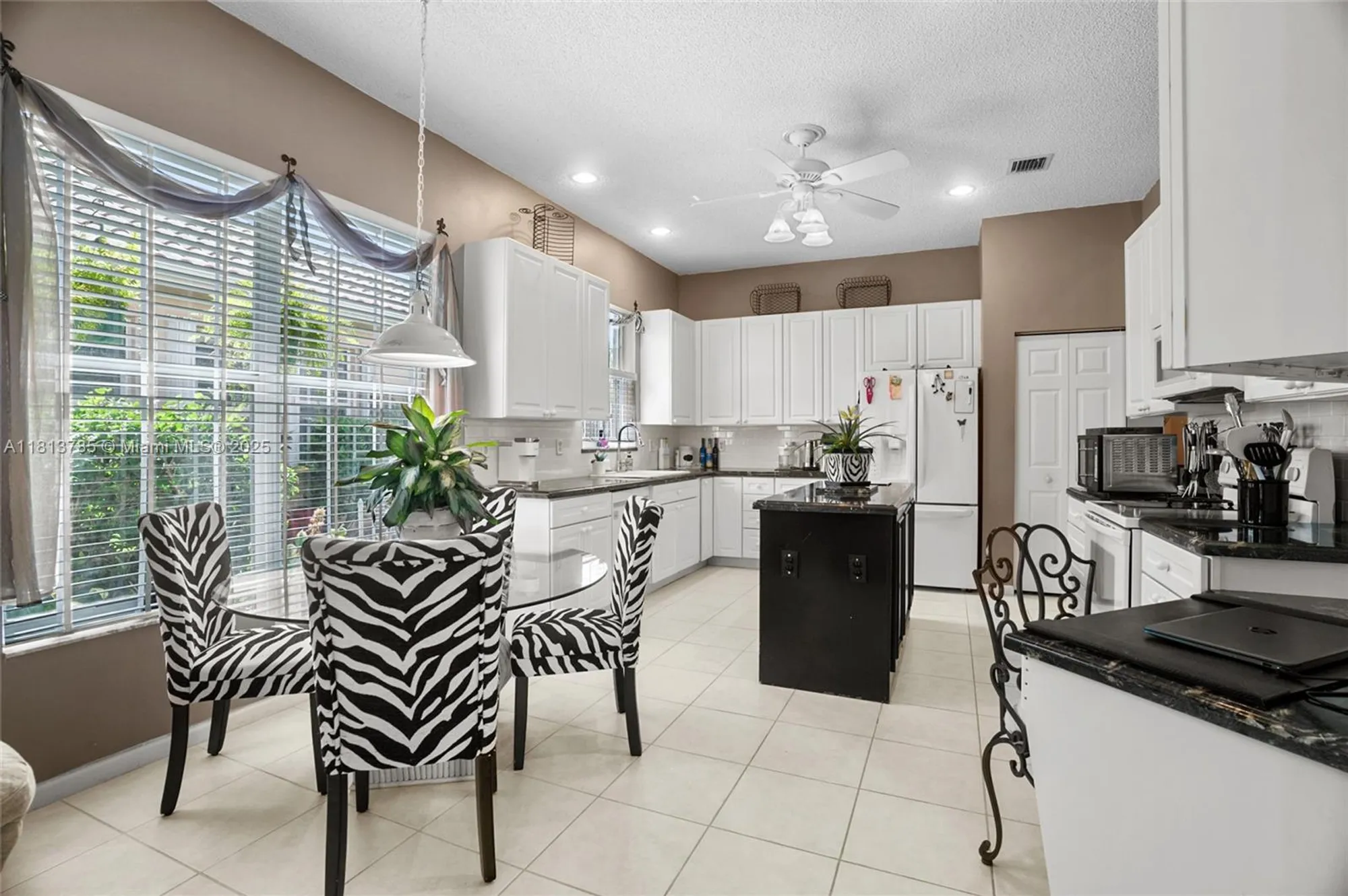 Property Slideshow image 10 of 32 | 6569 jog estates ln, Boynton Beach, FL, 33437