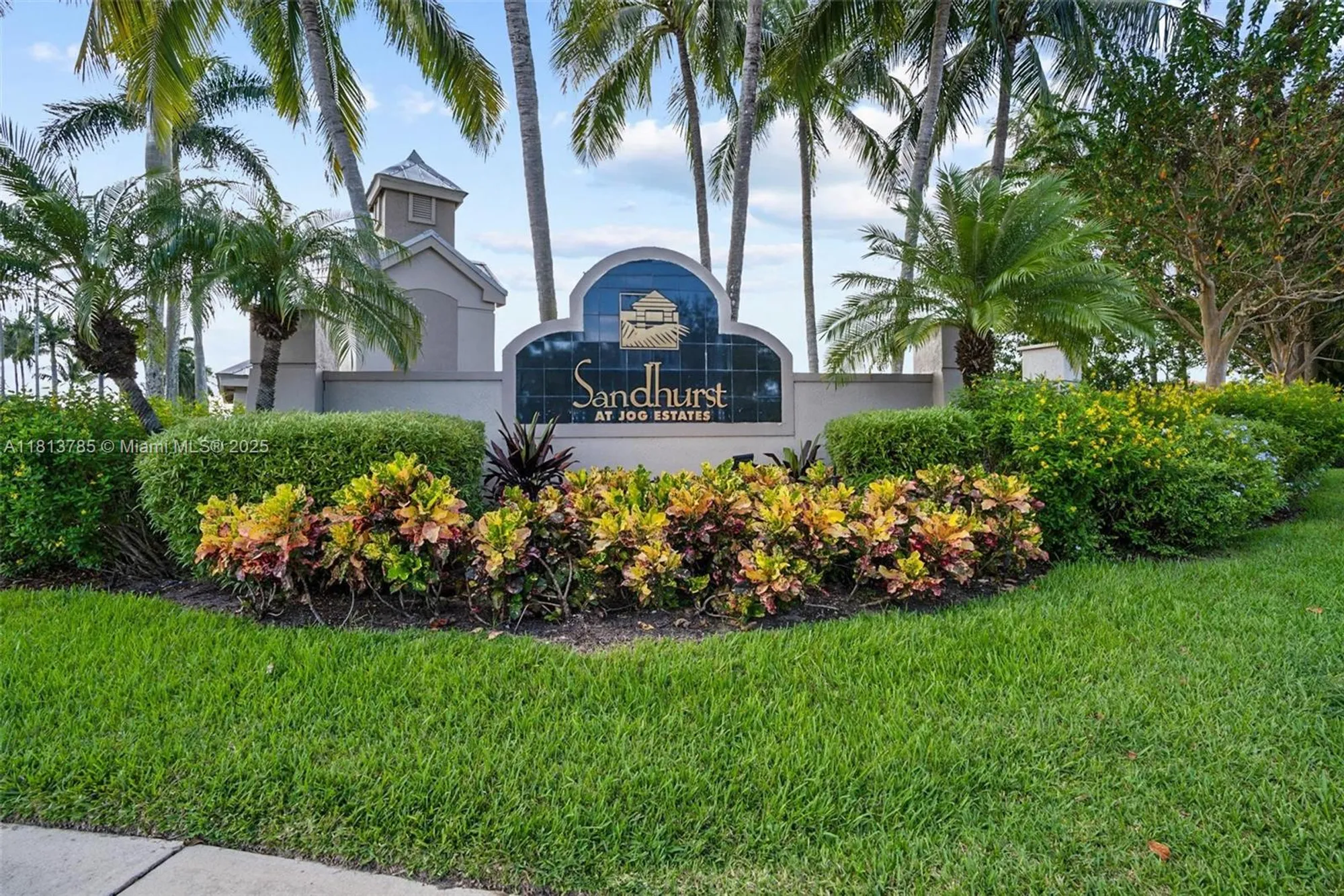 Property Slideshow image 2 of 32 | 6569 jog estates ln, Boynton Beach, FL, 33437