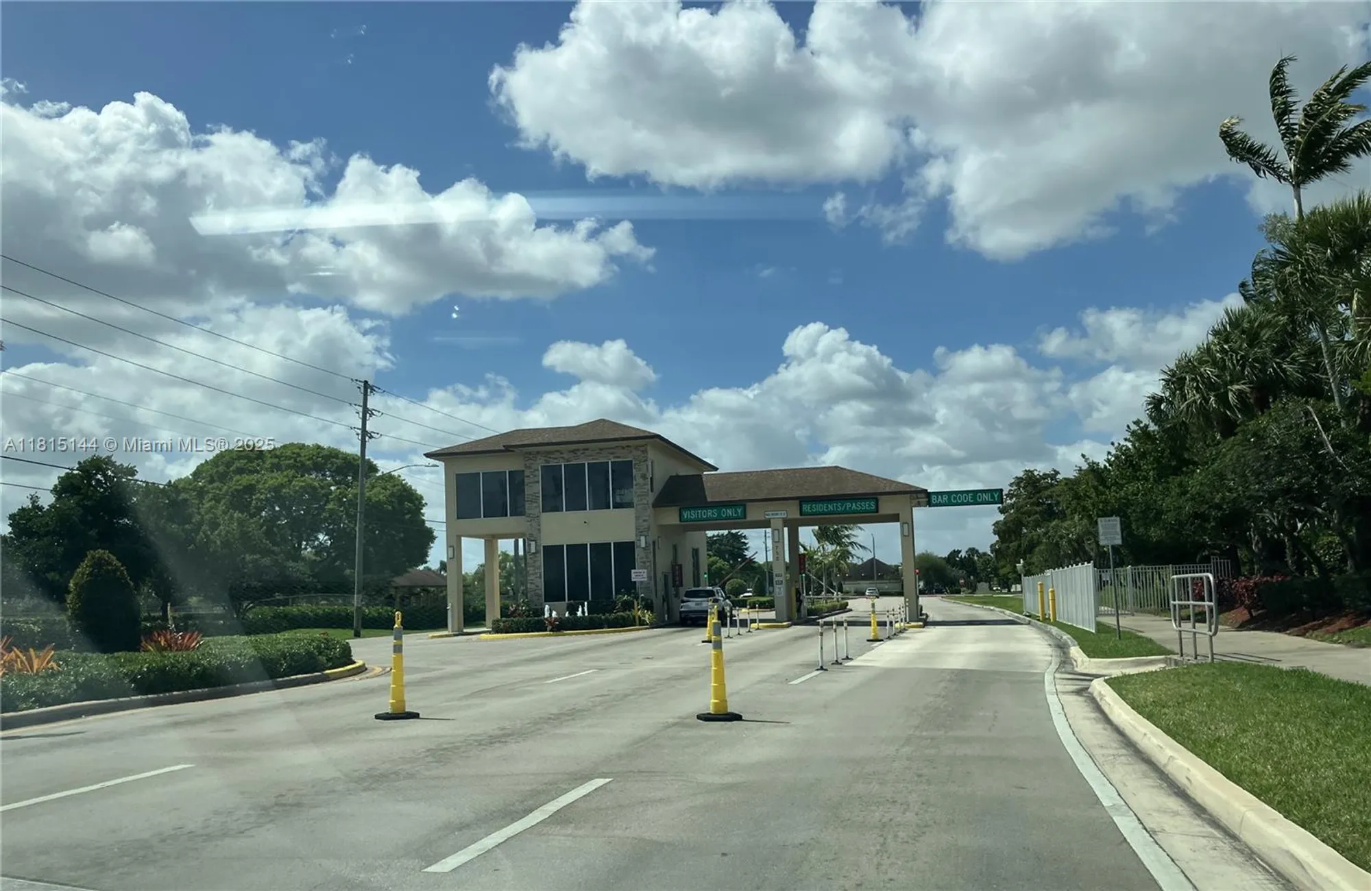 Property Slideshow image 2 of 24 | 800 sw 131st ave 109f, Pembroke Pines, FL, 33027