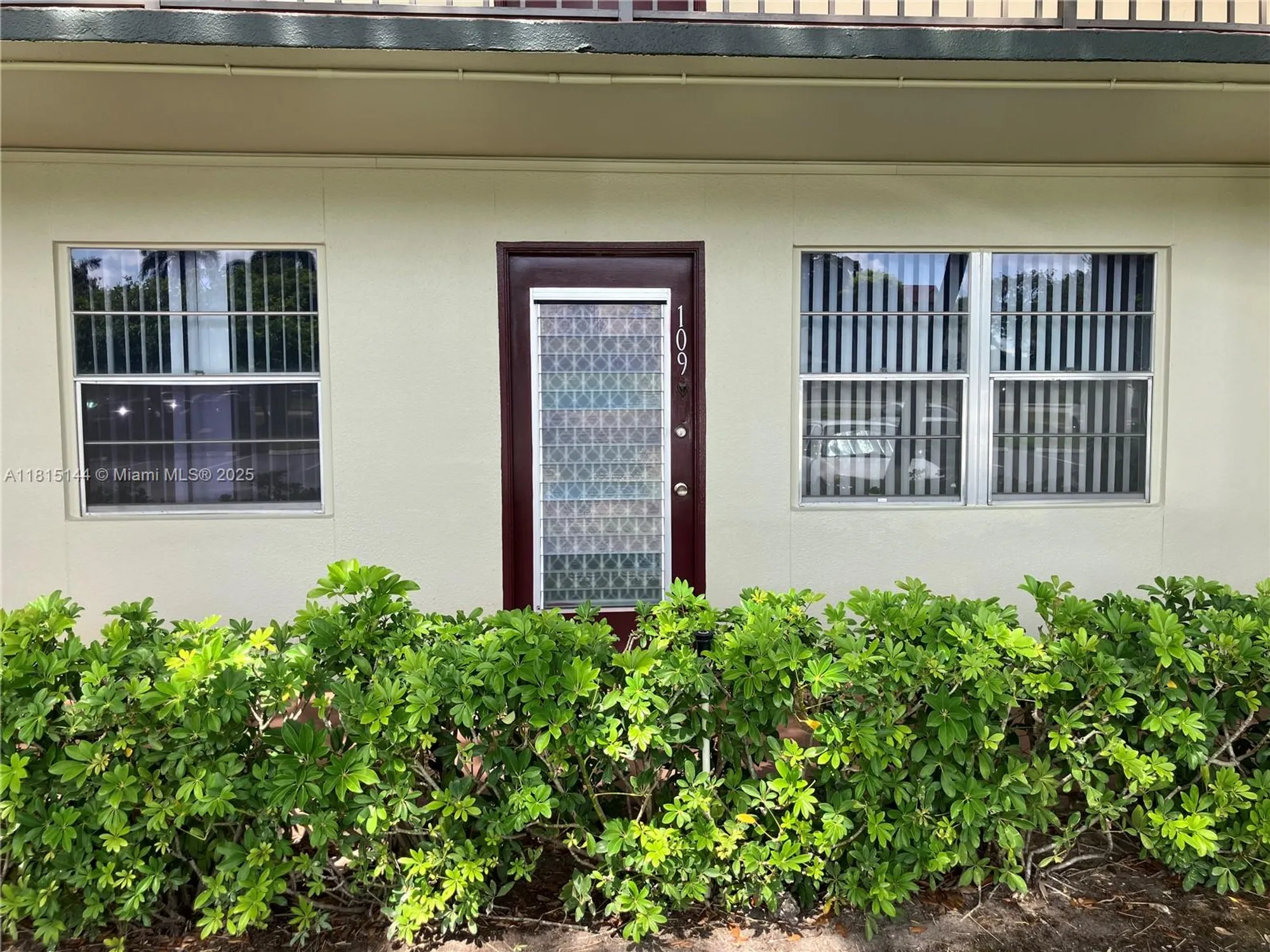 Property Slideshow image 6 of 24 | 800 sw 131st ave 109f, Pembroke Pines, FL, 33027