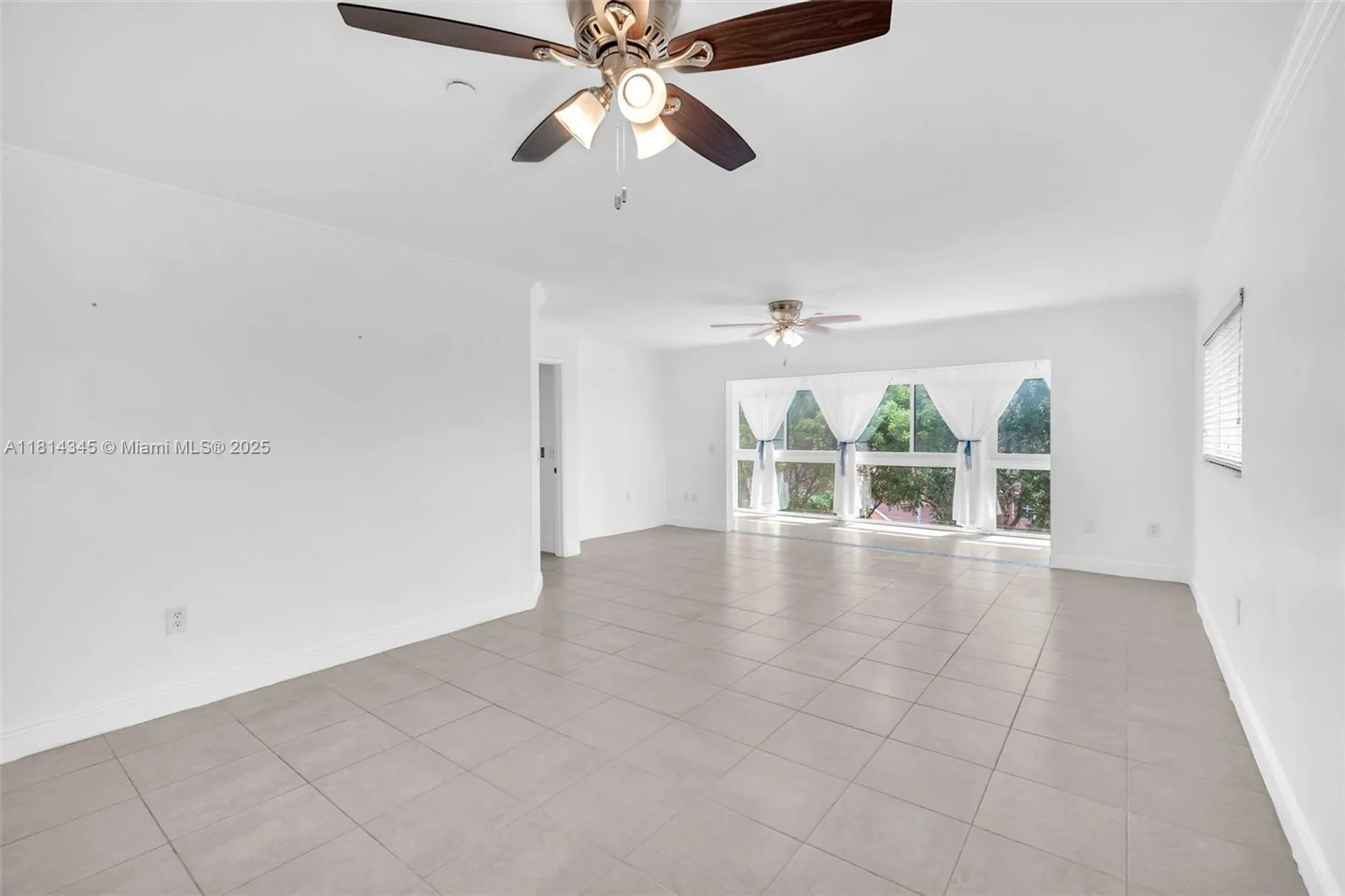 Property Slideshow image 13 of 30 | 701 sw 142nd ave 414s, Pembroke Pines, FL, 33027