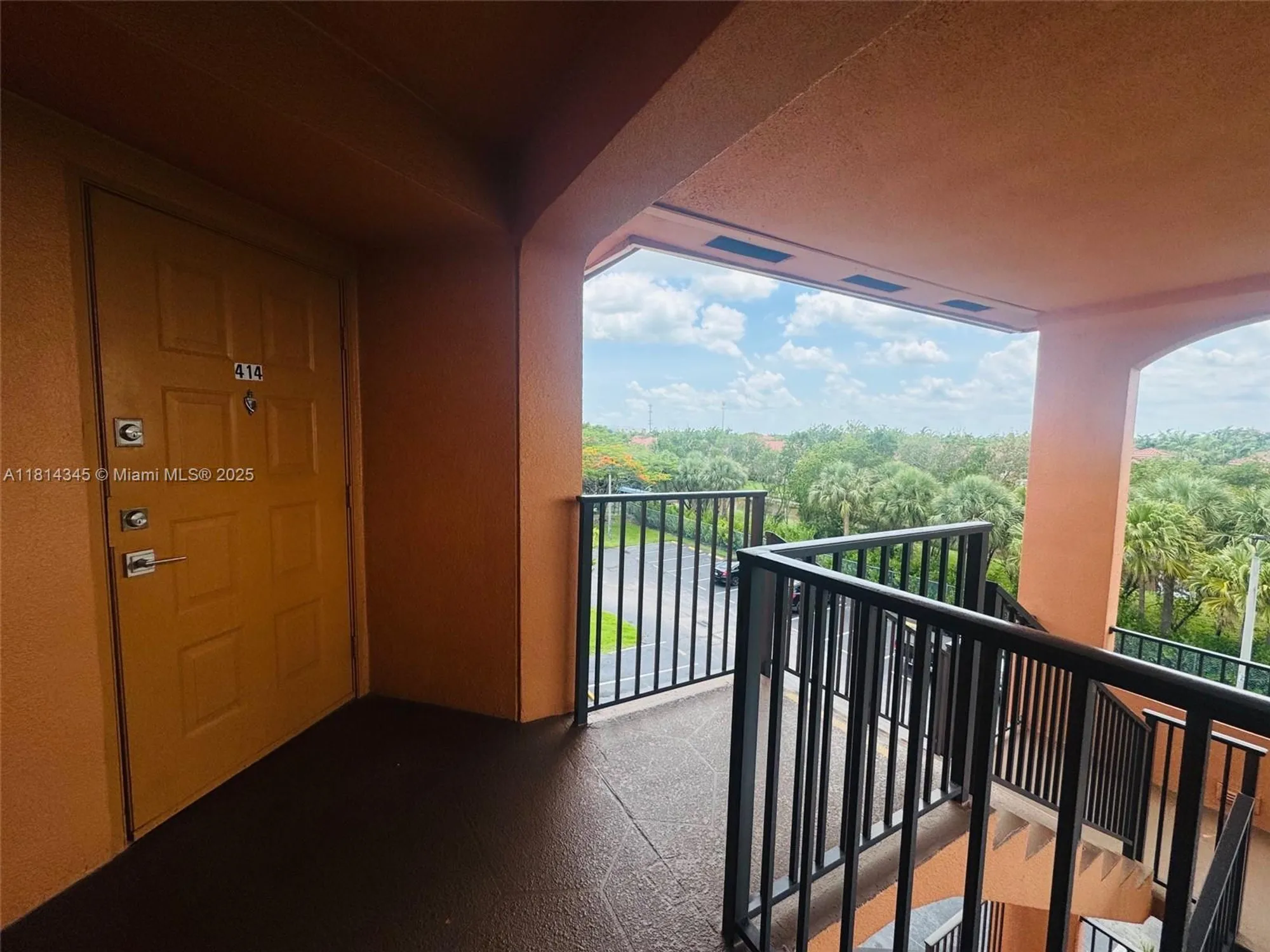 Property Slideshow image 7 of 30 | 701 sw 142nd ave 414s, Pembroke Pines, FL, 33027