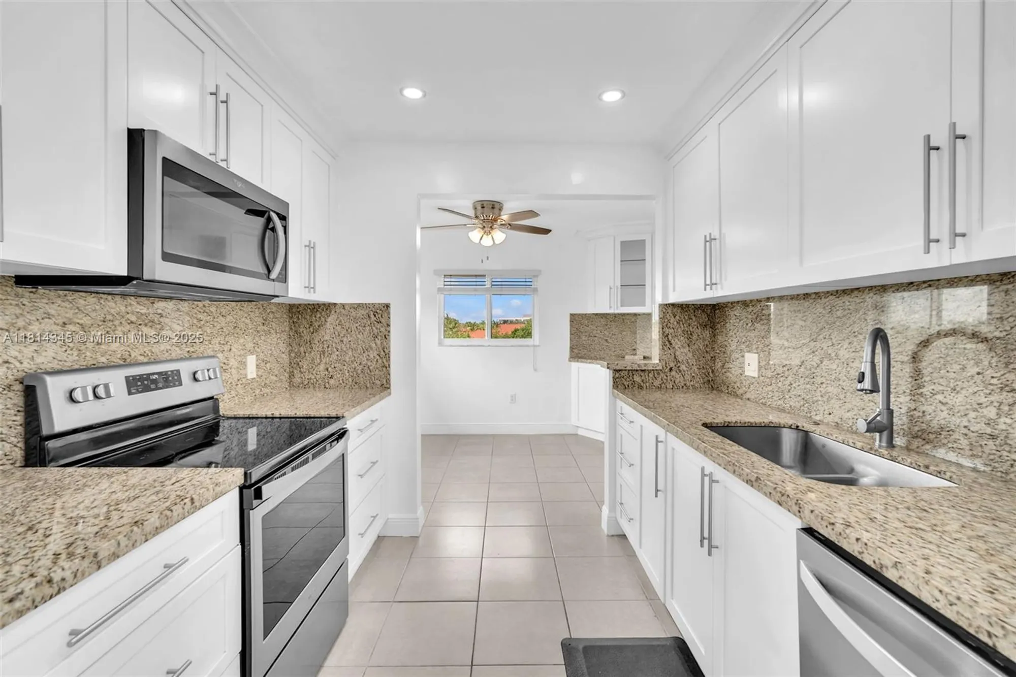 Property Slideshow image 9 of 30 | 701 sw 142nd ave 414s, Pembroke Pines, FL, 33027