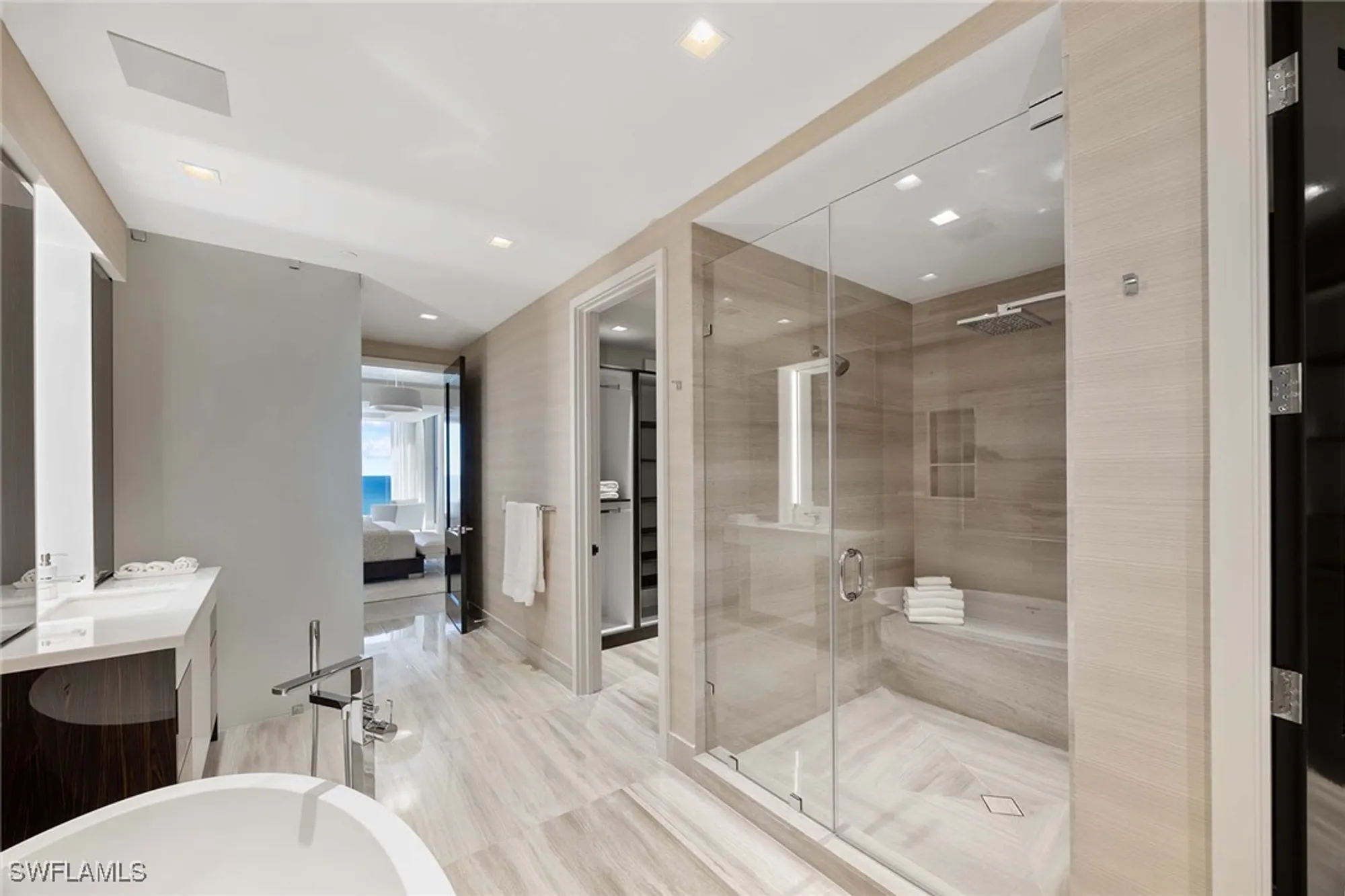 Property Slideshow image 22 of 50 | 6897 grenadier blvd ph 3, Naples, FL, 34108