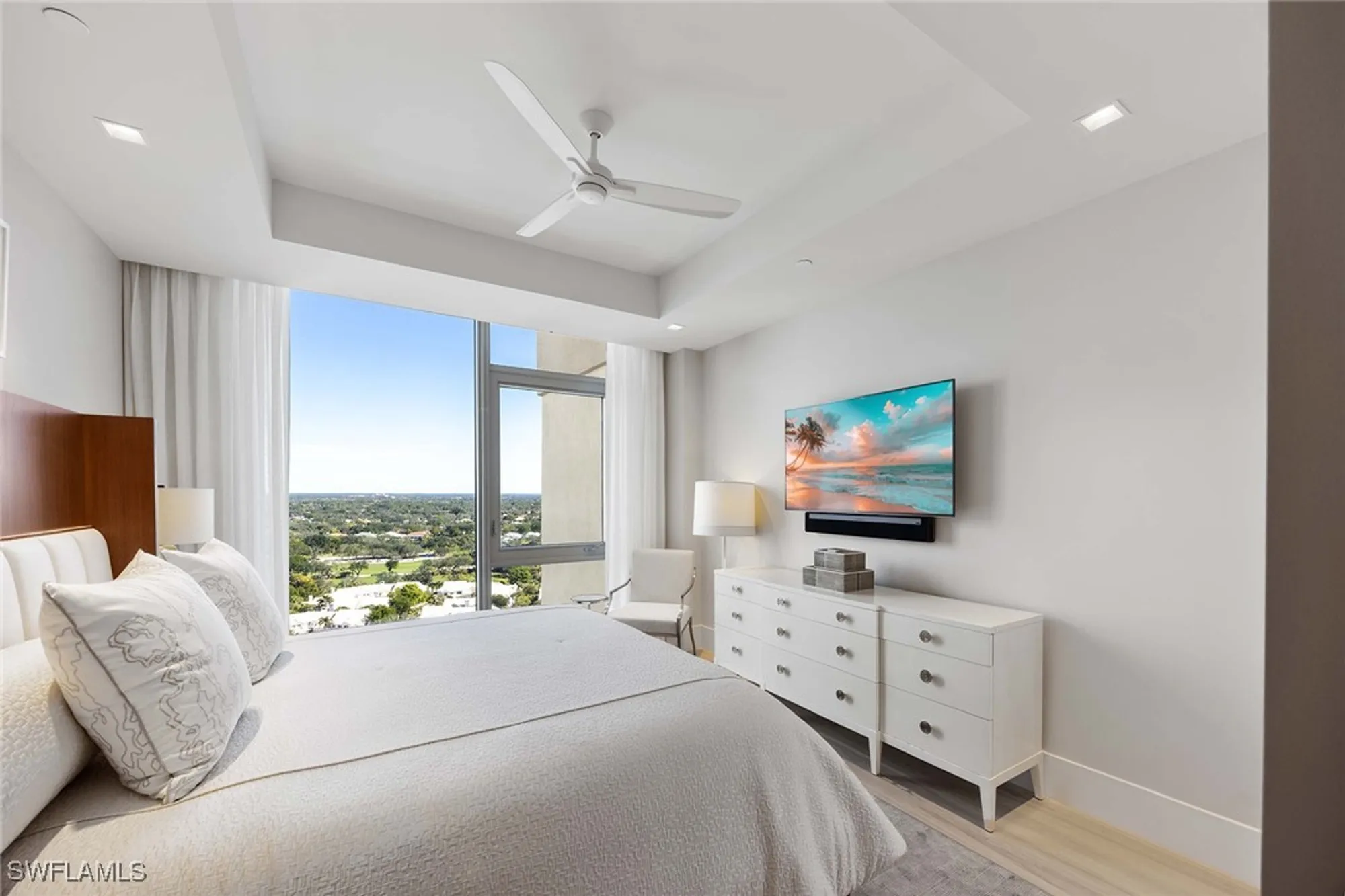 Property Slideshow image 33 of 50 | 6897 grenadier blvd ph 3, Naples, FL, 34108